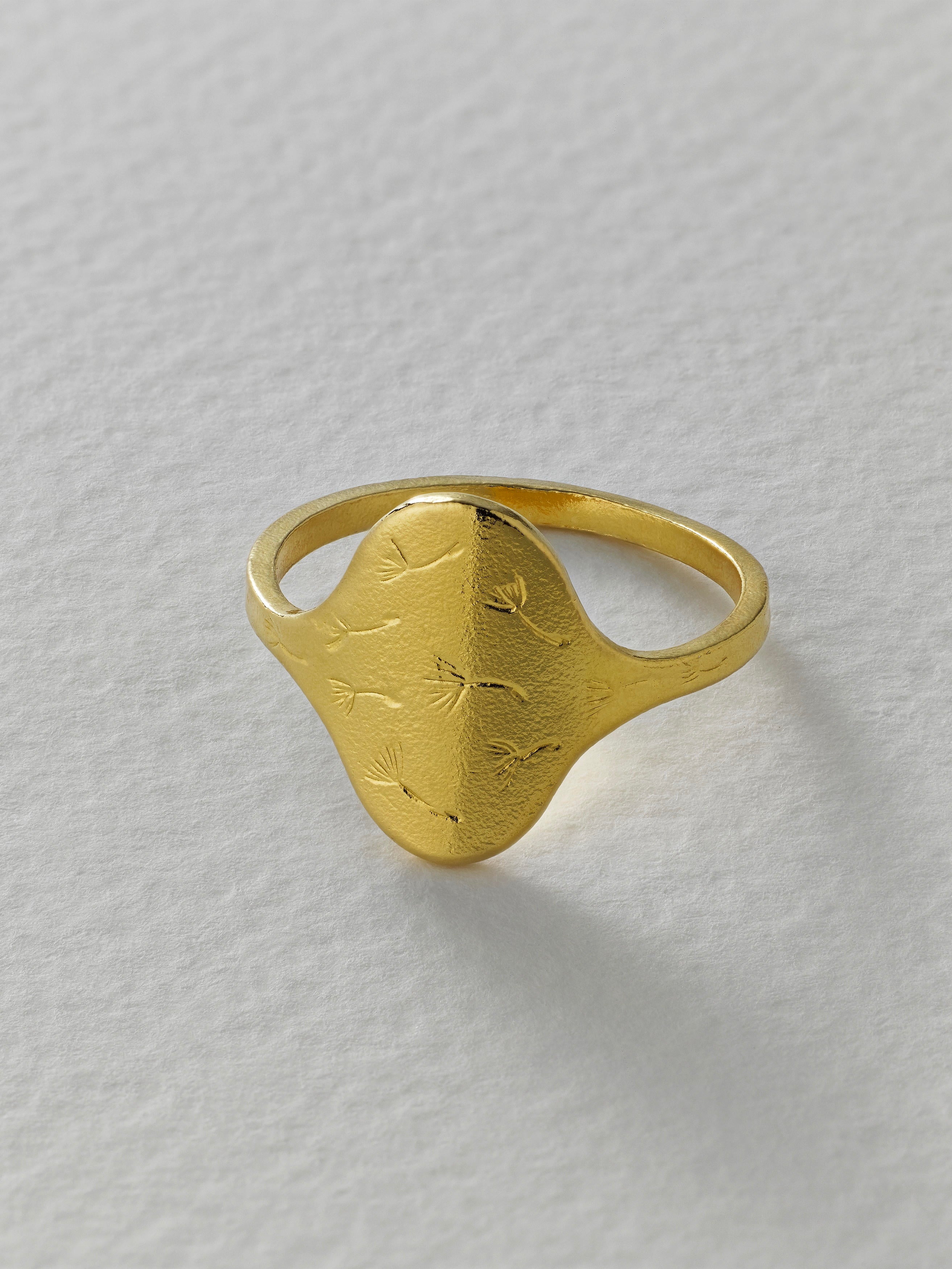 Oval 'Make a Wish' Ring with Engraved Dandelion Fluff - image 8 | gold plate