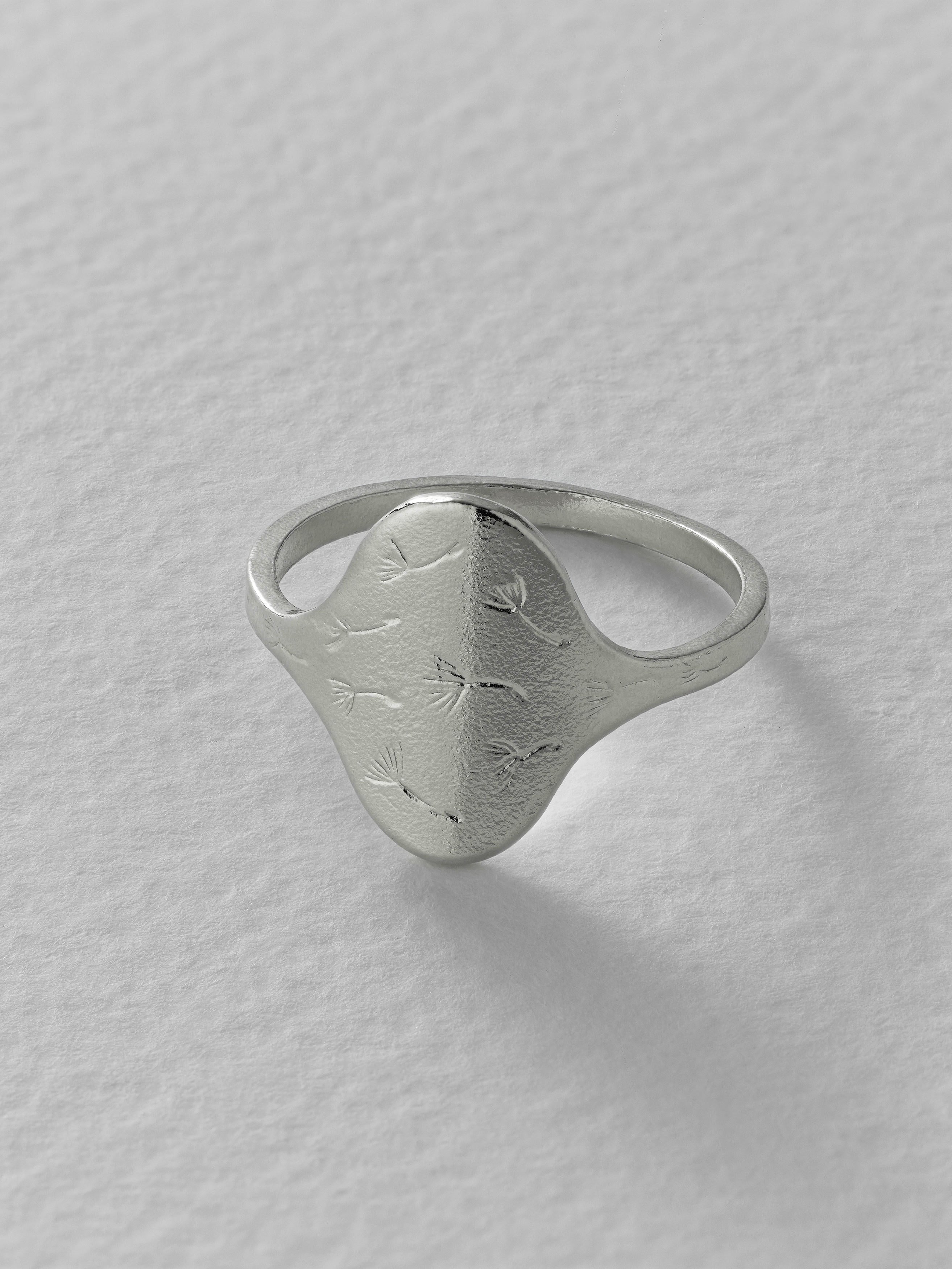 Oval 'Make a Wish' Ring with Engraved Dandelion Fluff - image 14 | silver