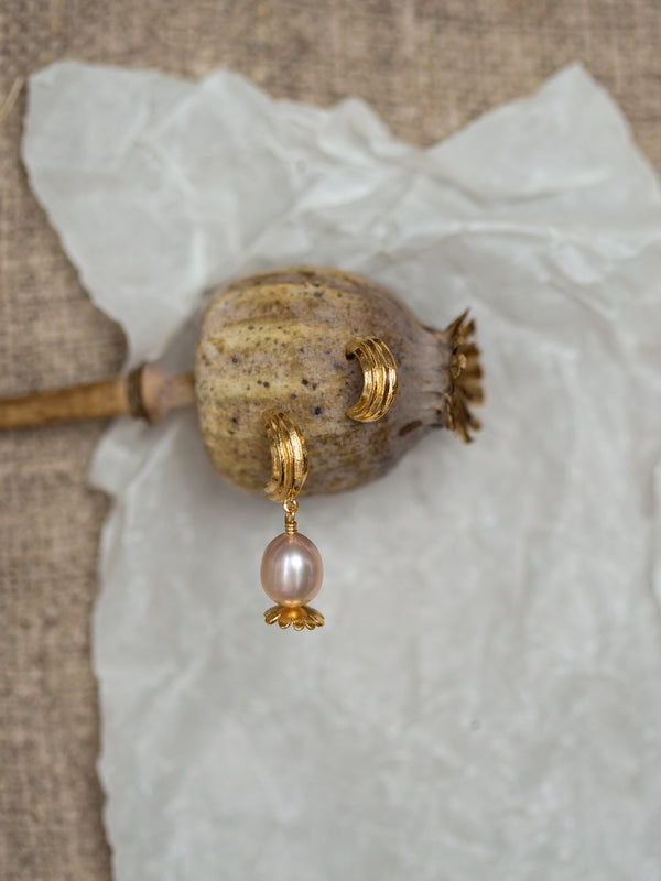 Kissing Seed Huggie Hoop Earrings