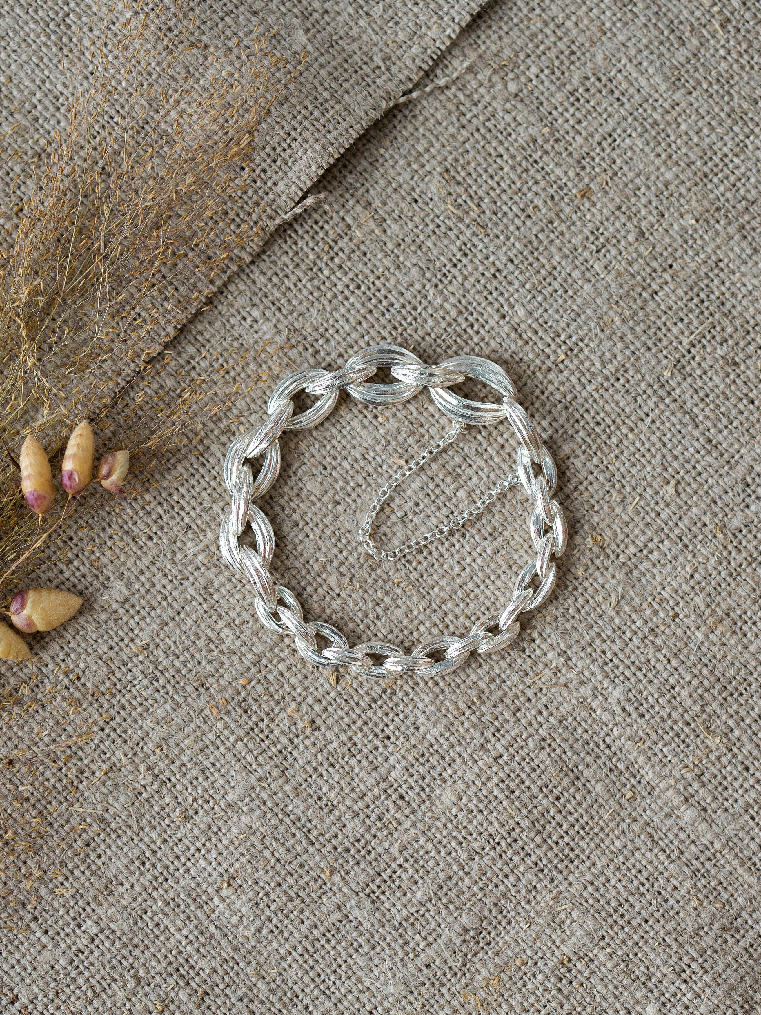 Linked Kissing Seed Graduated Bracelet - image 11 | silver