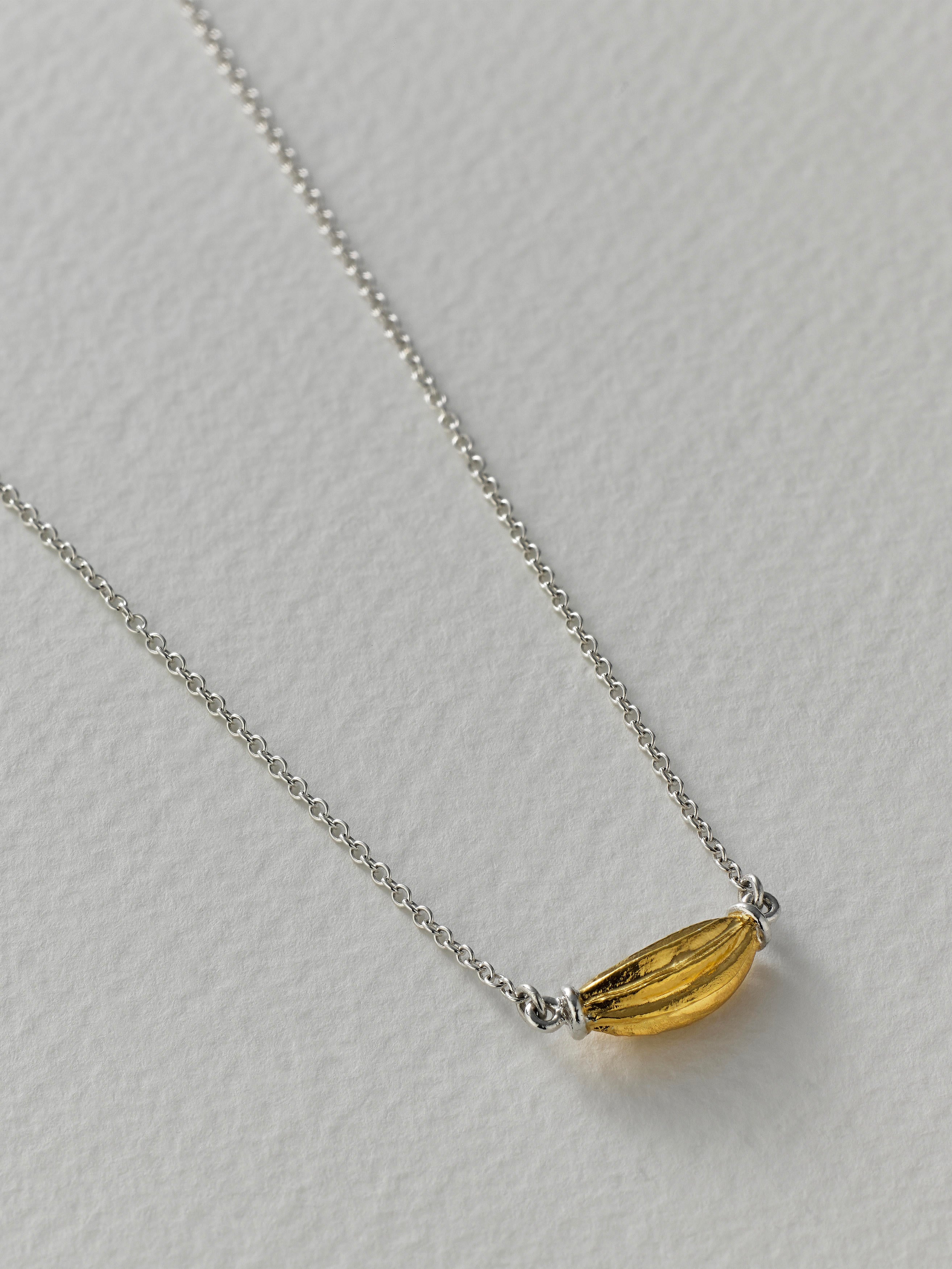 Kissing Seed In Line Necklace - image 6