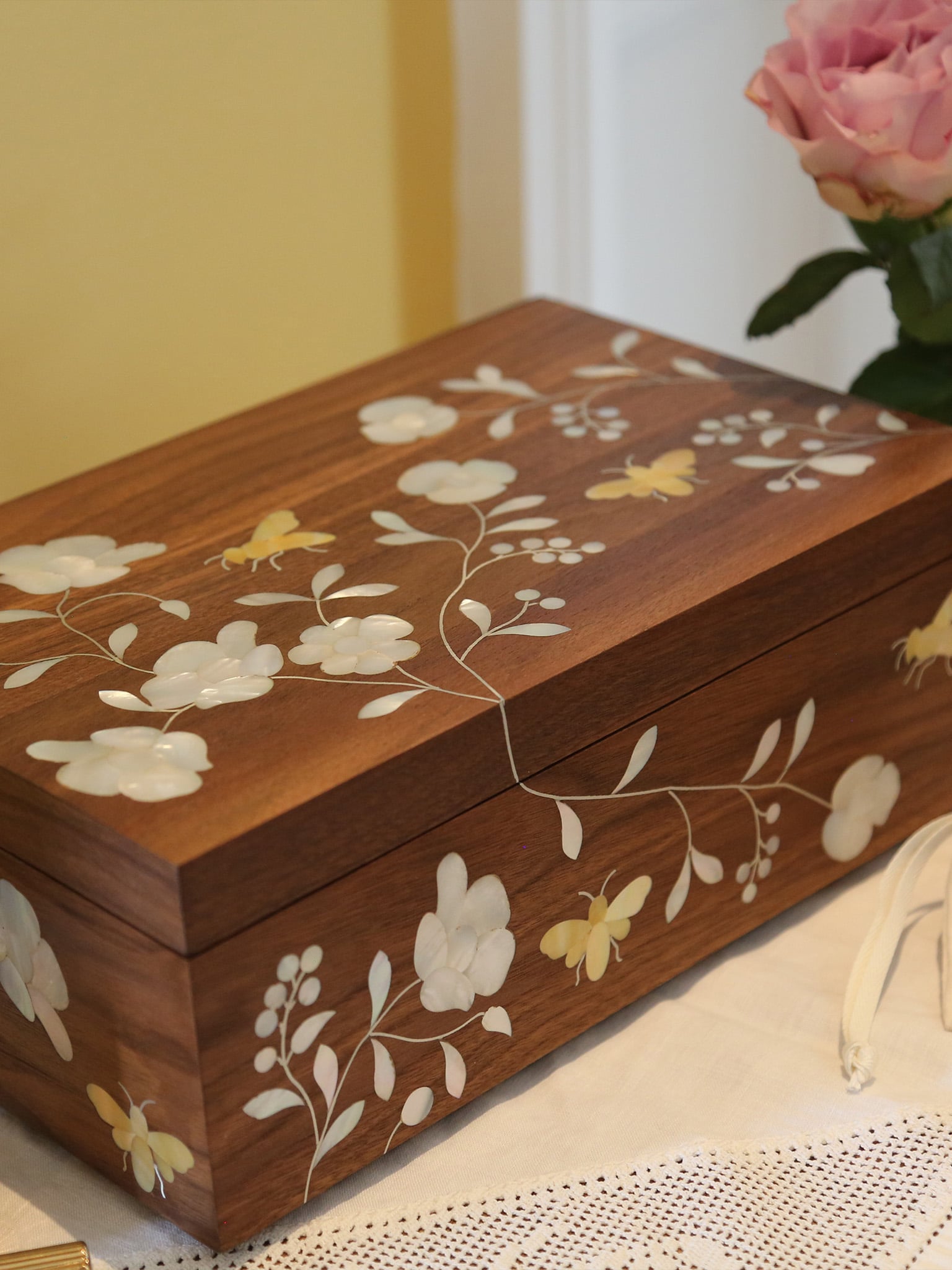 Bees in Bloom Heirloom Jewellery Box - image 4