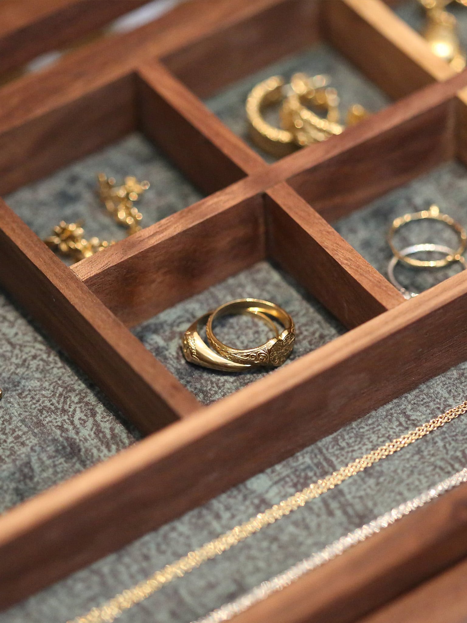 Bees in Bloom Heirloom Jewellery Box - image 5