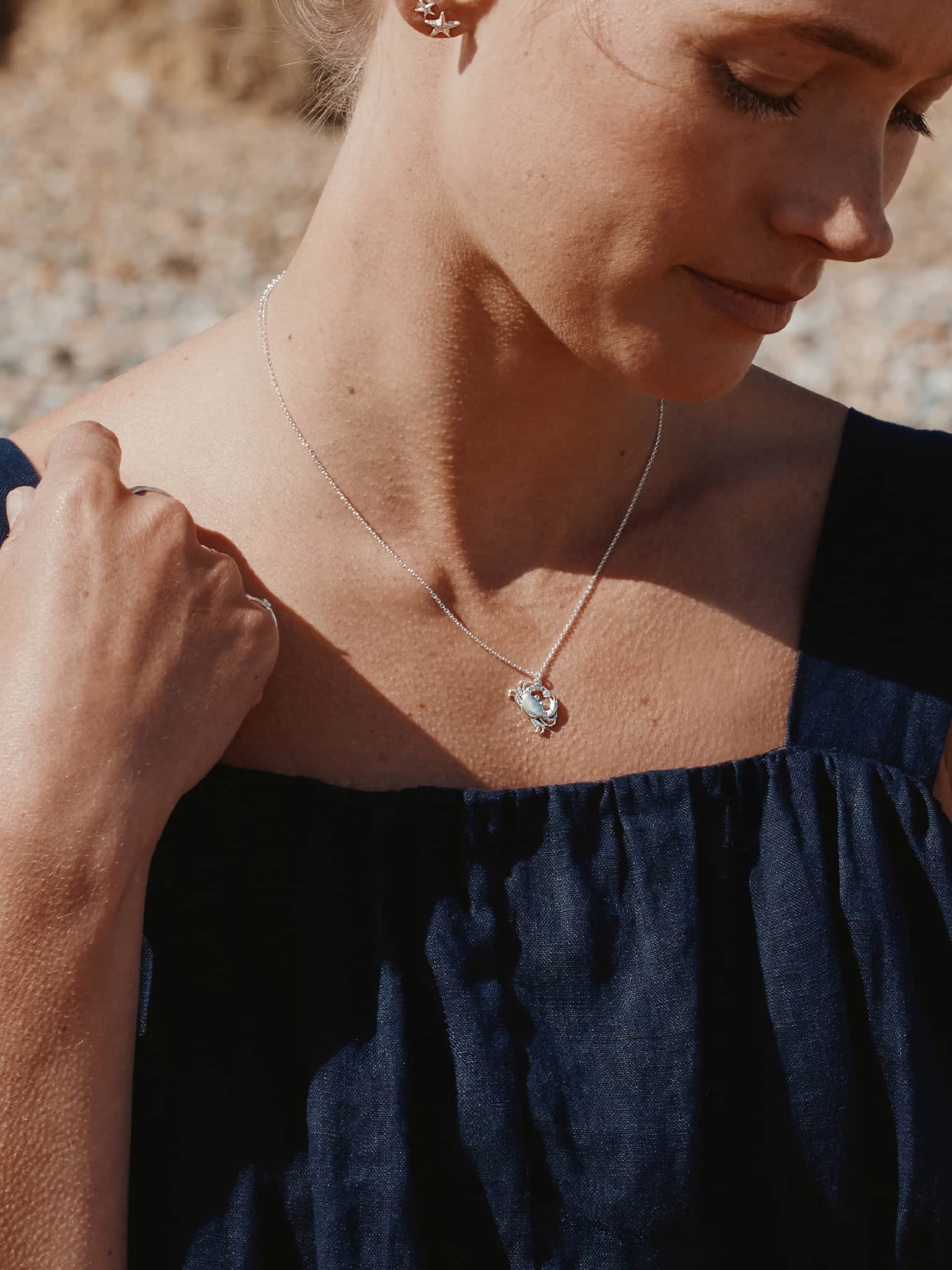 Cheeky Crab Necklace – Alex Monroe