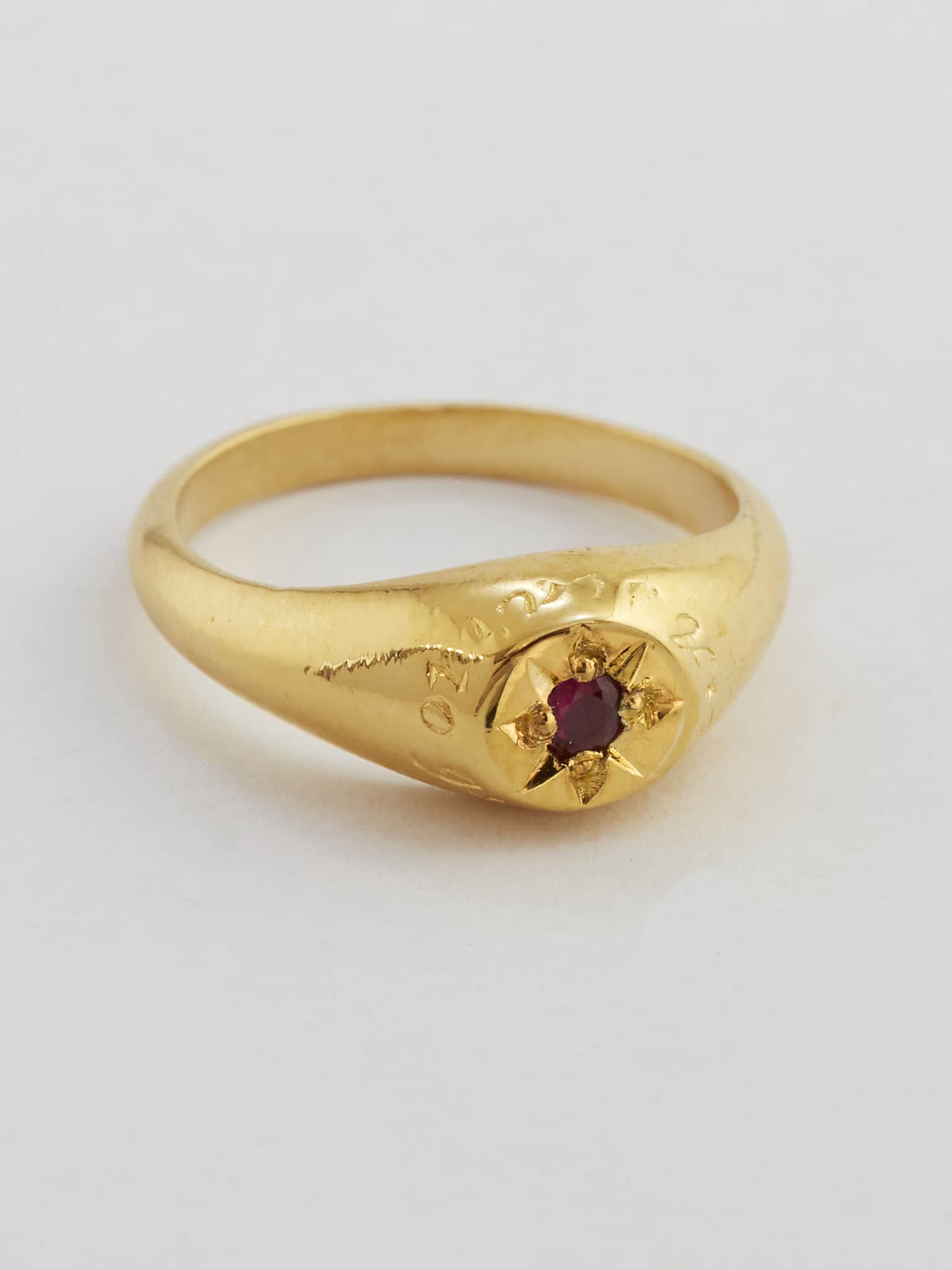 Ruby Signet Ring with "A Star to Guide Me" Engraving - image 4 | gold plate
