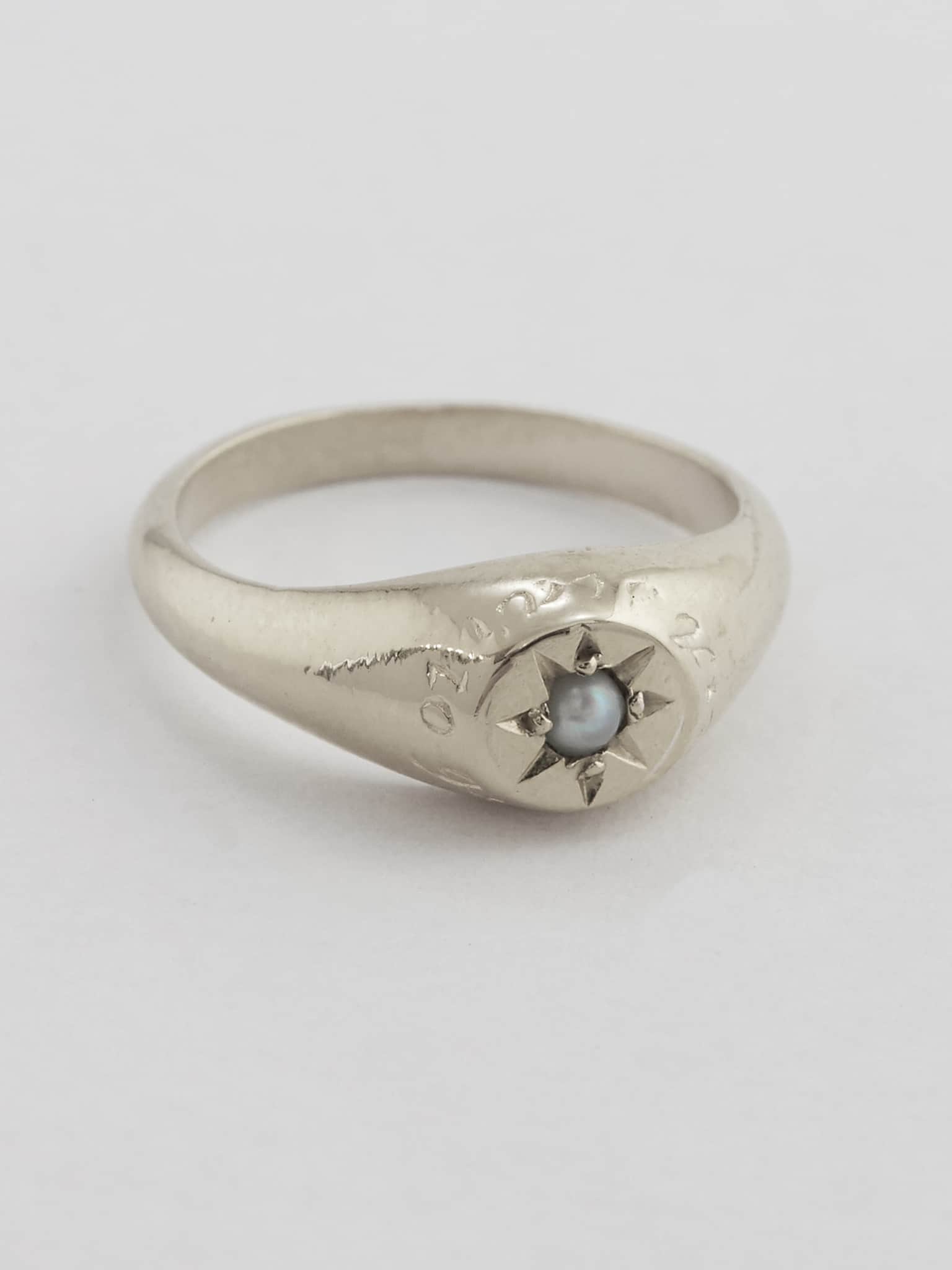 Pearl Signet Ring with "A Star to Guide Me" Engraving - image 6 | silver