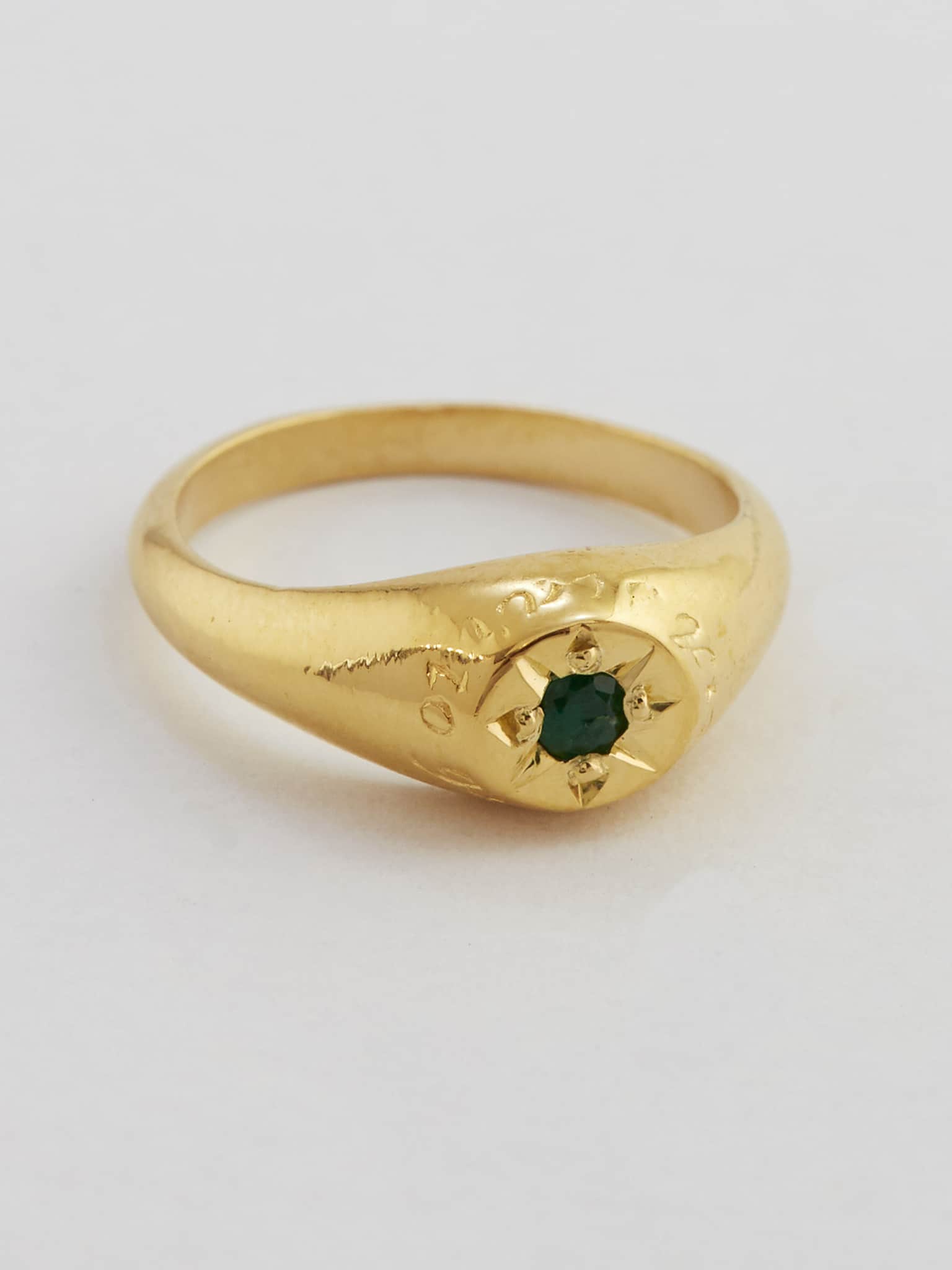 Emerald Signet Ring with "A Star to Guide Me" Engraving - image 3 | gold plate