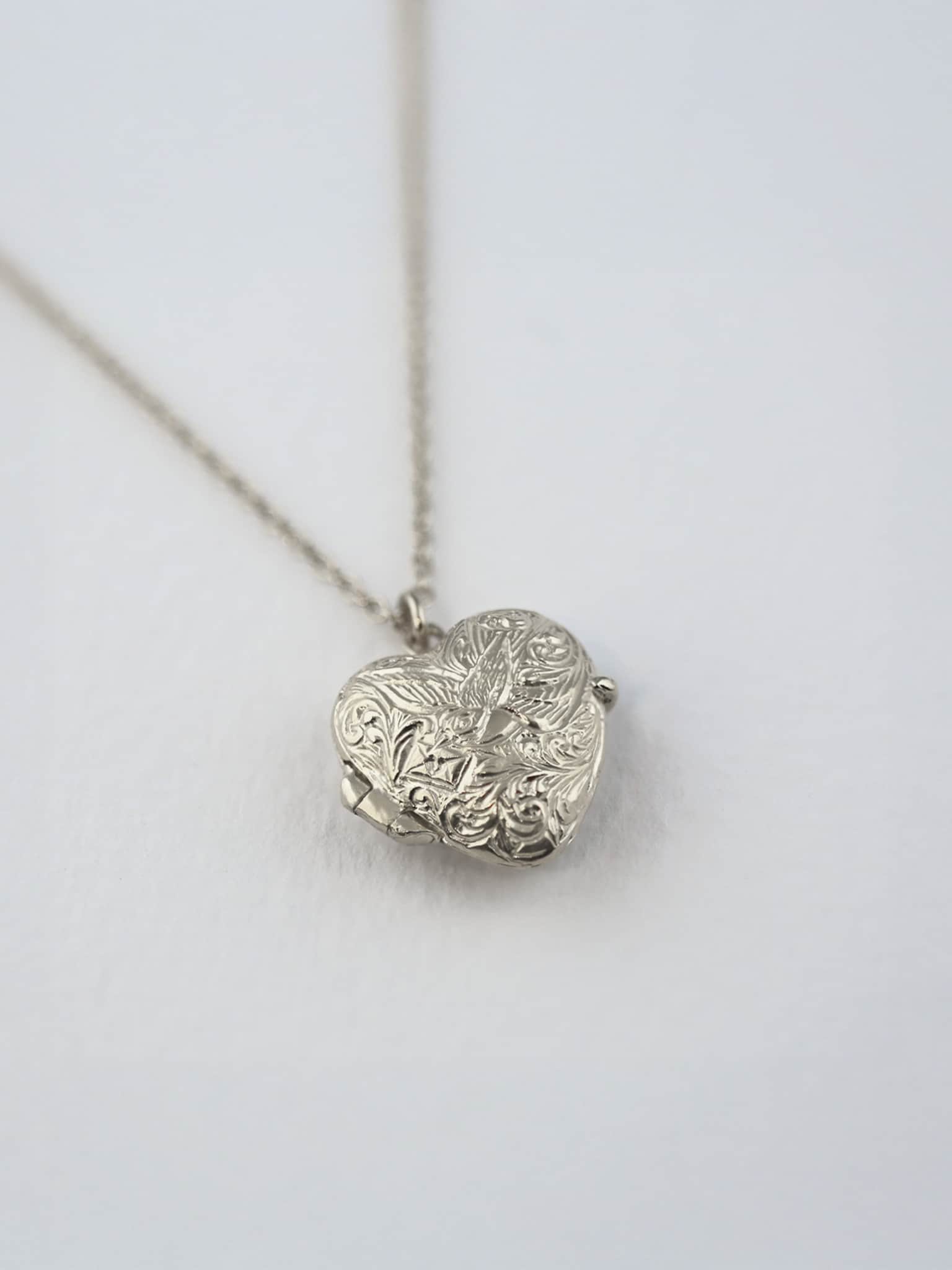 Victoriana Keepsake Heart Locket - image 8 | silver