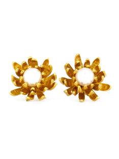 Chrysanthemum Flower Pearl Earrings