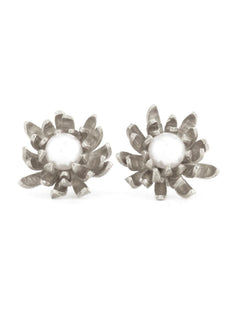Chrysanthemum Flower Pearl Earrings