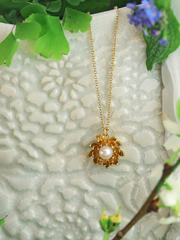 Chrysanthemum Flower Pearl Necklace