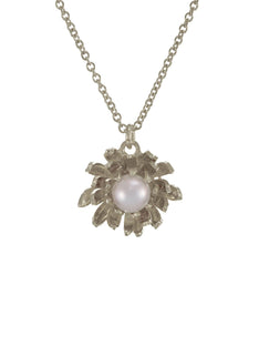 Chrysanthemum Flower Pearl Necklace