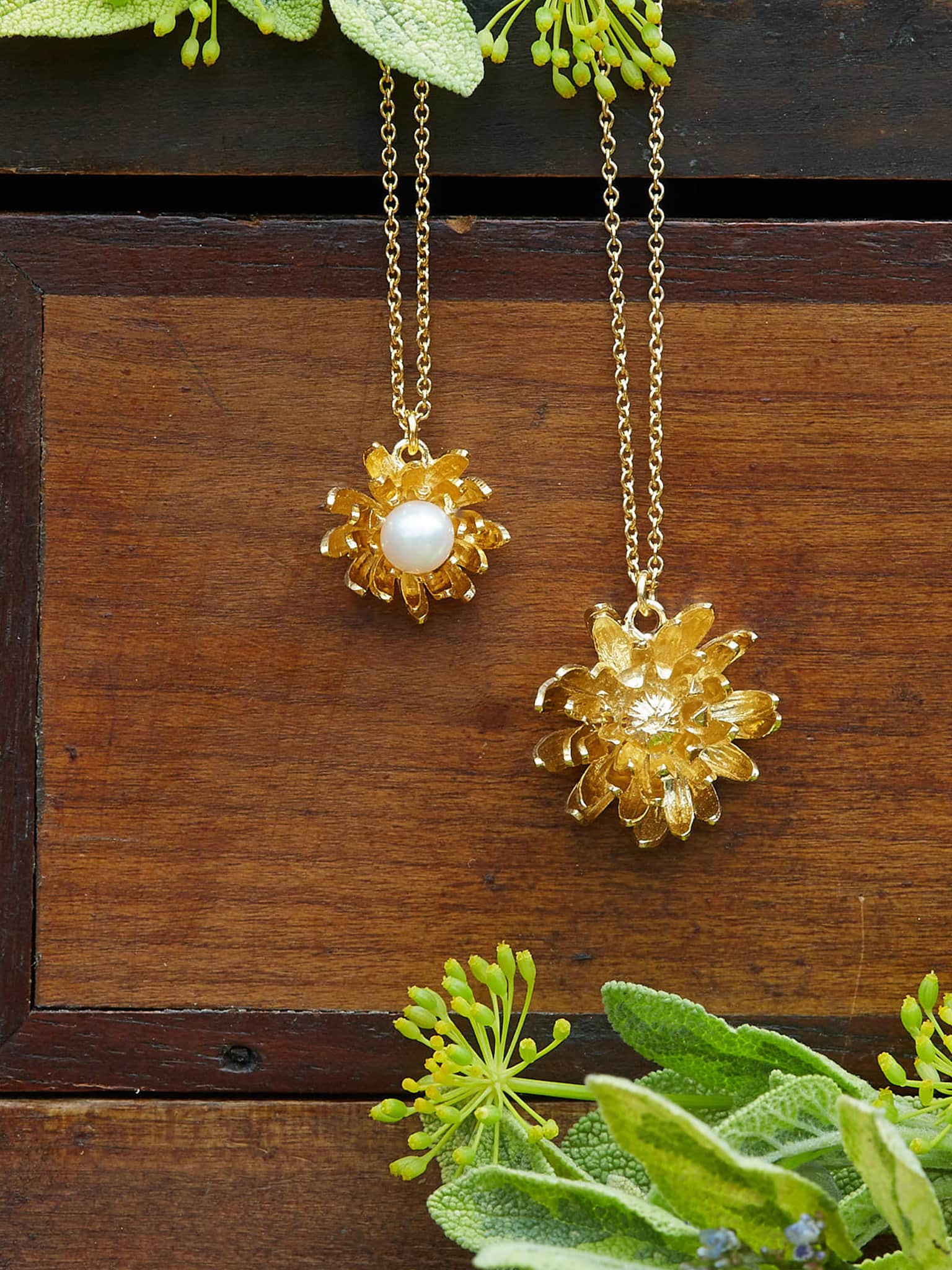 Chrysanthemum Flower Necklace - image 3