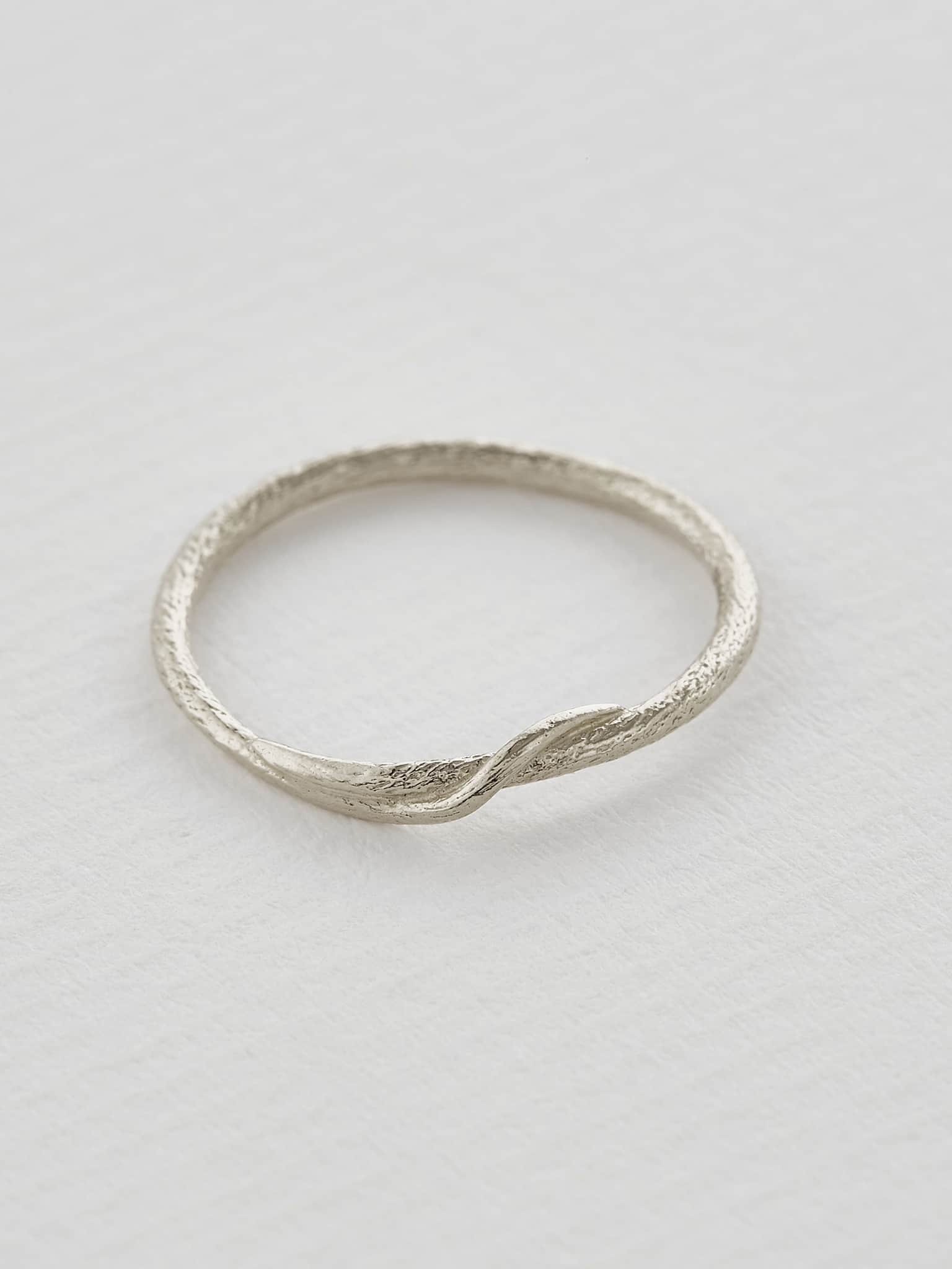 Fine Twisted Vine Seruni Ring - image 9 | platinum