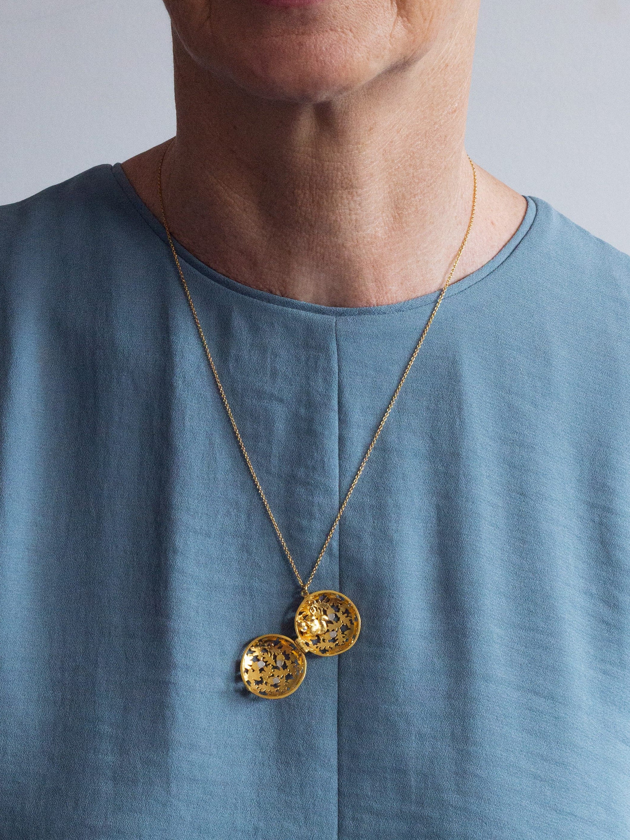 Oak Leaf & Acorn Locket - image 3