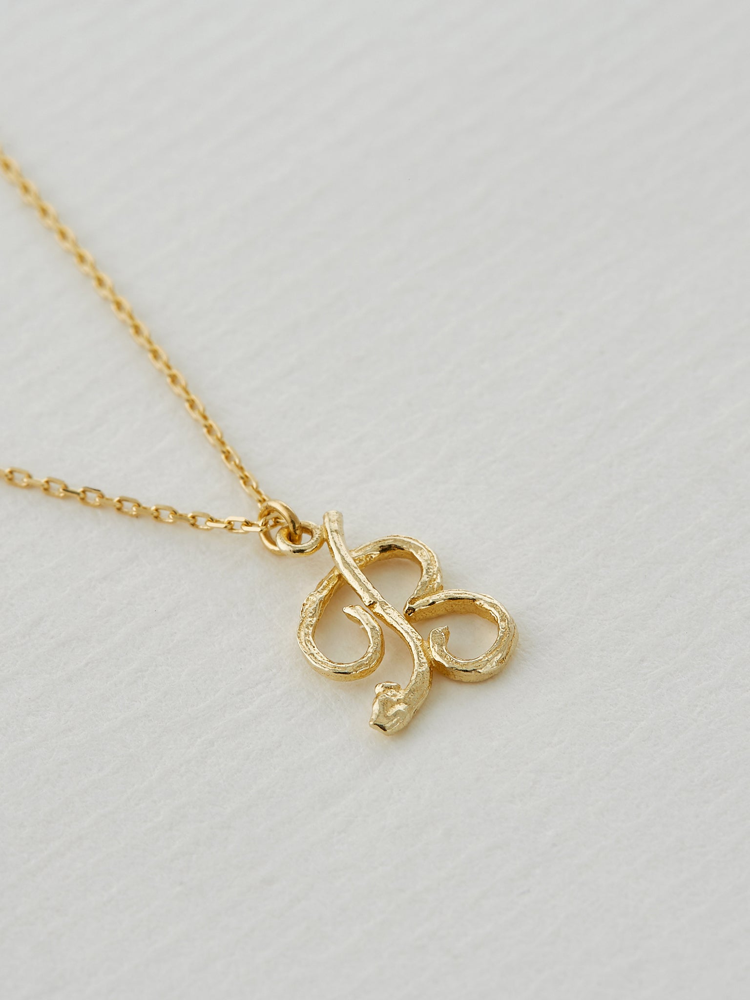 Enchanted Twig Alphabet - Letter B - image 2 | 18ct yellow gold