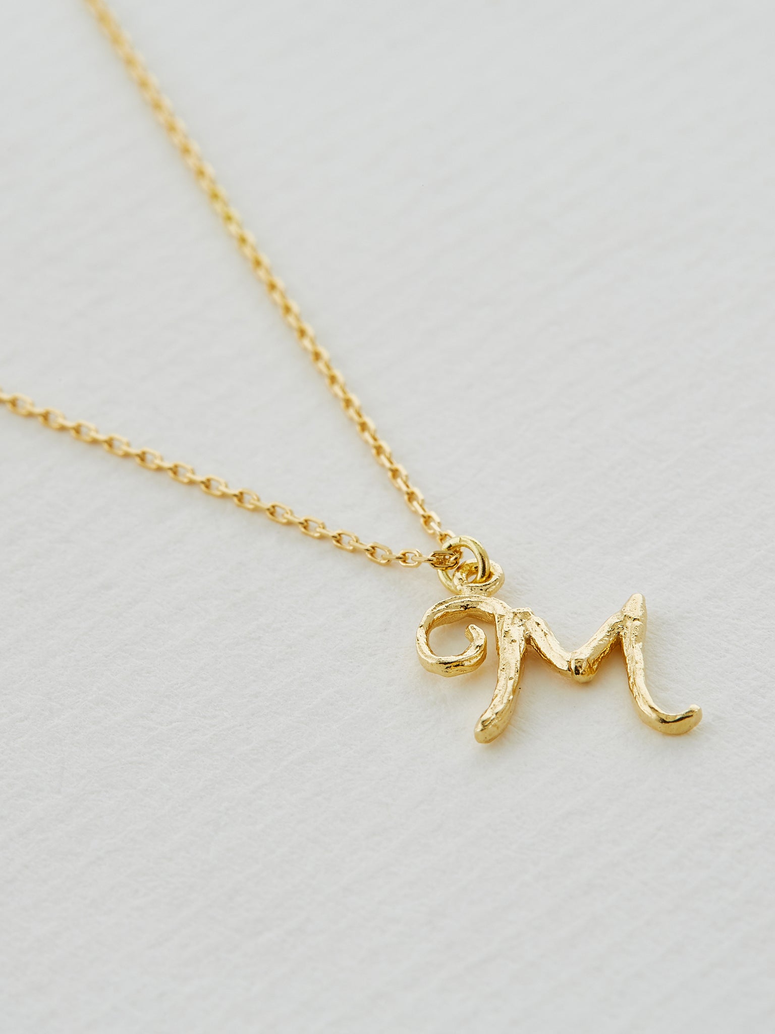 Enchanted Twig Alphabet - Letter M - image 2 | 18ct yellow gold