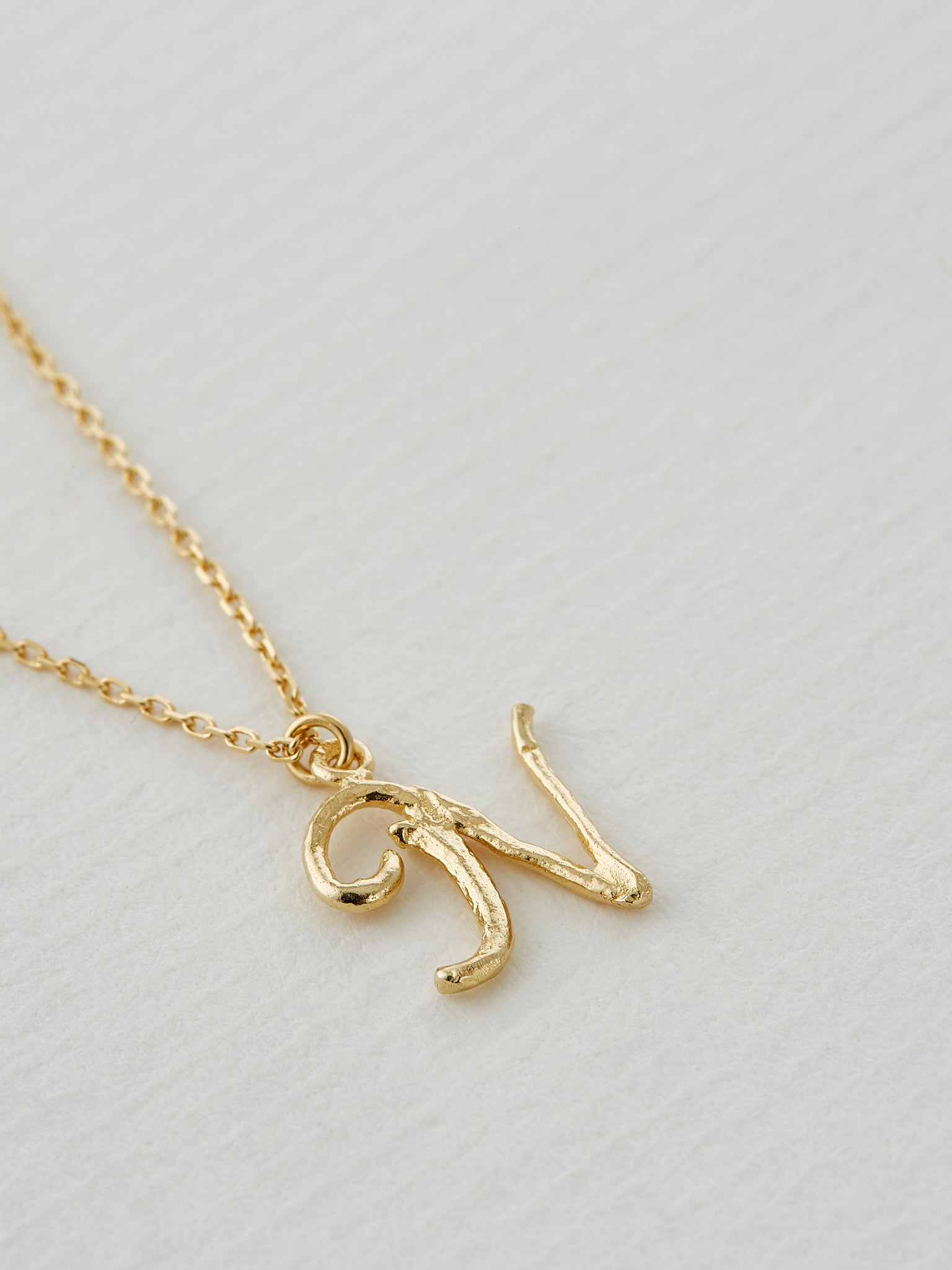 Enchanted Twig Alphabet - Letter N - image 2 | 18ct yellow gold