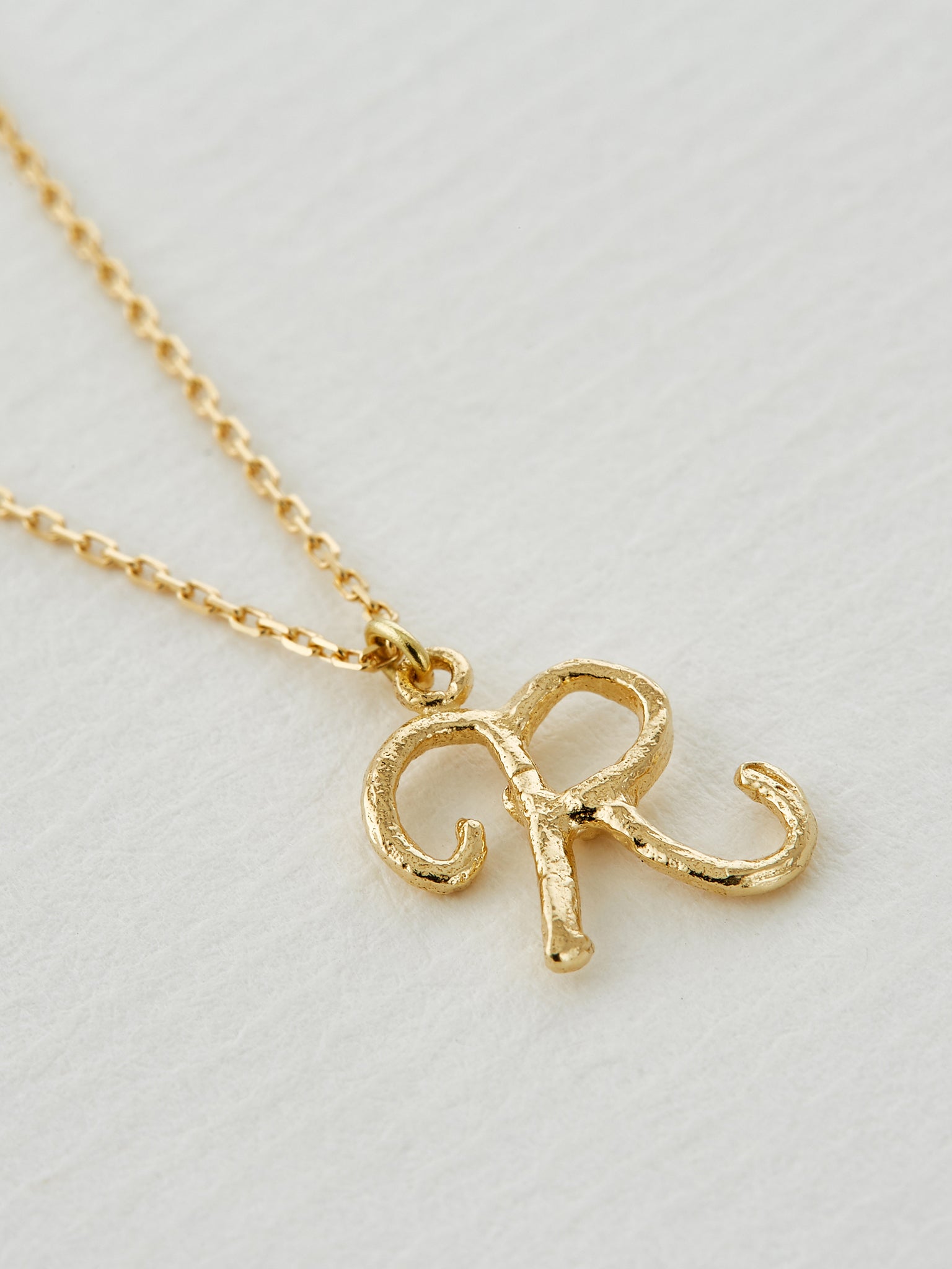 Enchanted Twig Alphabet - Letter R - image 2 | 18ct yellow gold