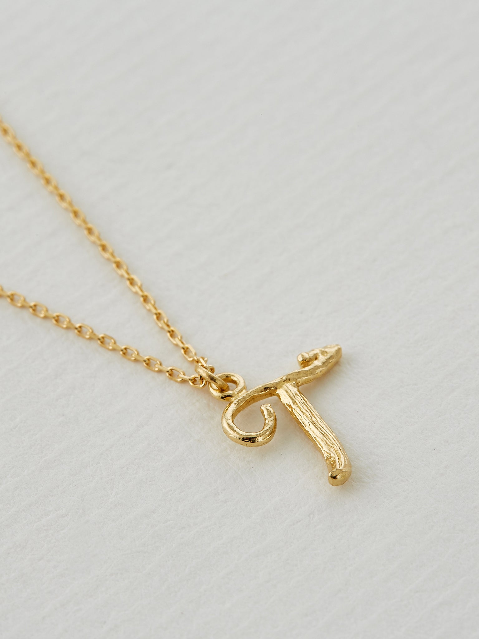 Enchanted Twig Alphabet - Letter T - image 2 | 18ct yellow gold