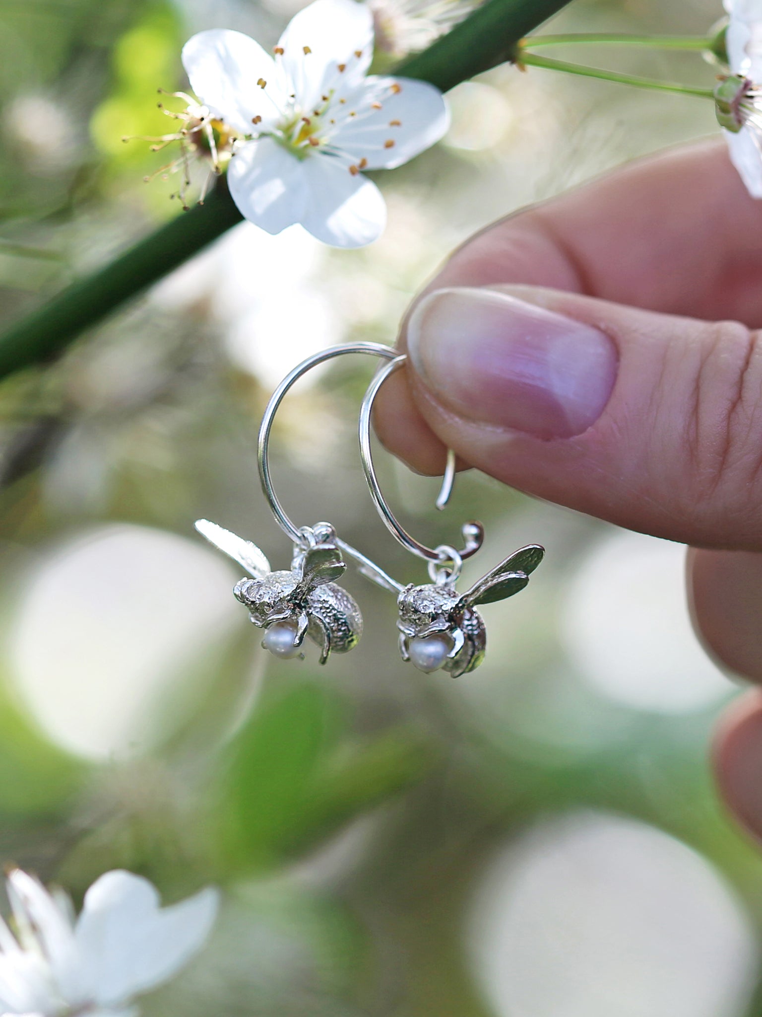 Flying Bee with Pearl Hoop Earrings - image 7