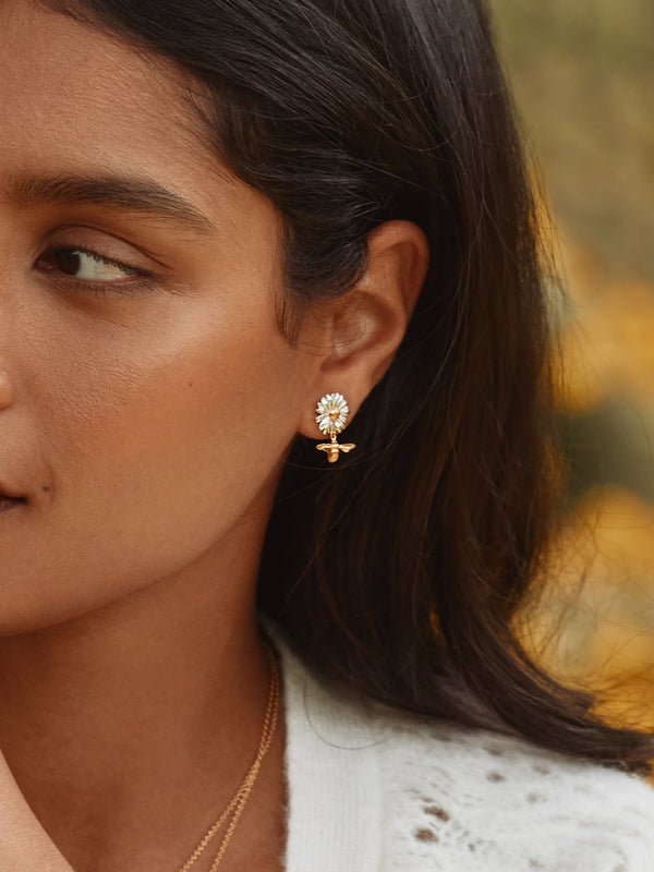 Daisy Stud Earrings with Teeny Tiny Bee Drops