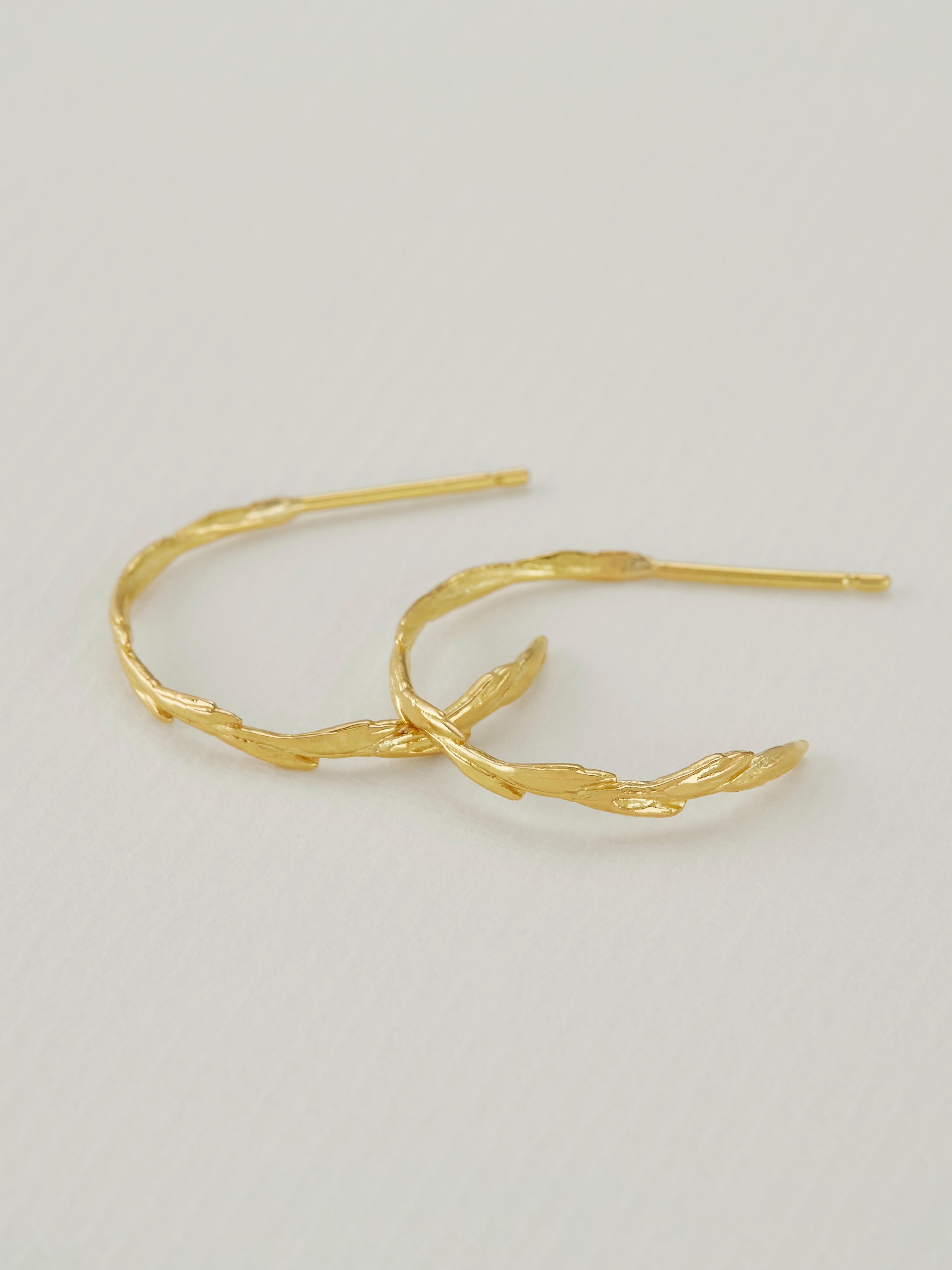 Fine Wild Grass Hoop Earrings - image 3 | 18ct yellow gold