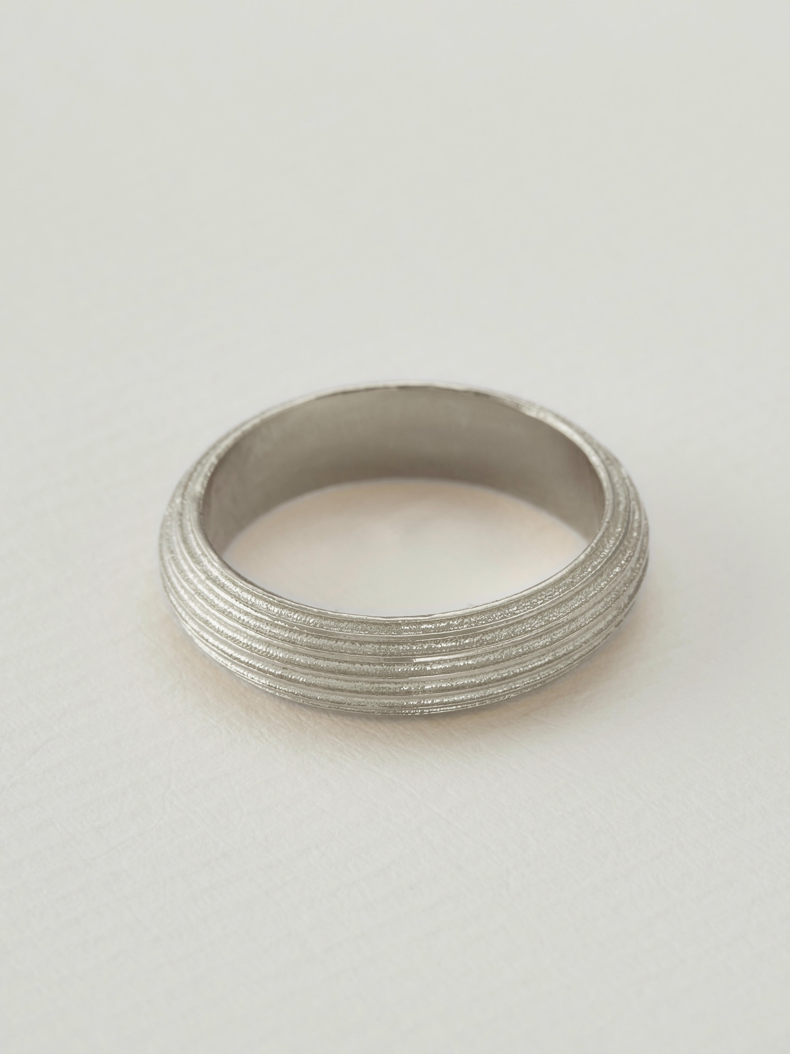 Heavy D-Shaped Reed Band Ring - image 6 | 18ct white gold