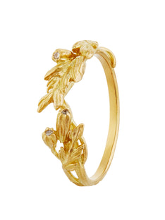Scattered Seed Ring with Three Diamonds