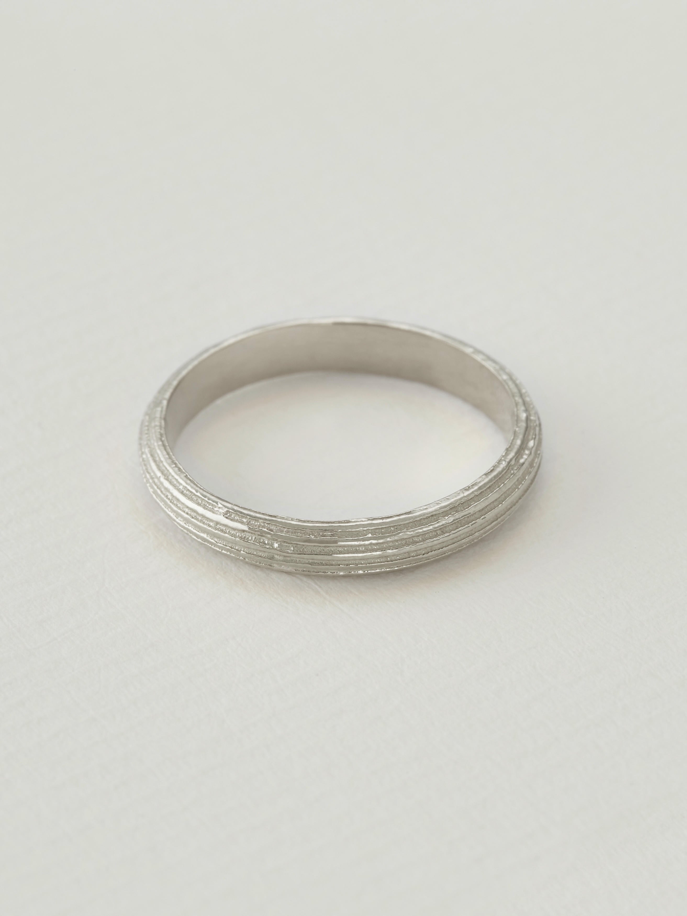 D-Shaped Reed Band Ring - image 6 | 18ct white gold