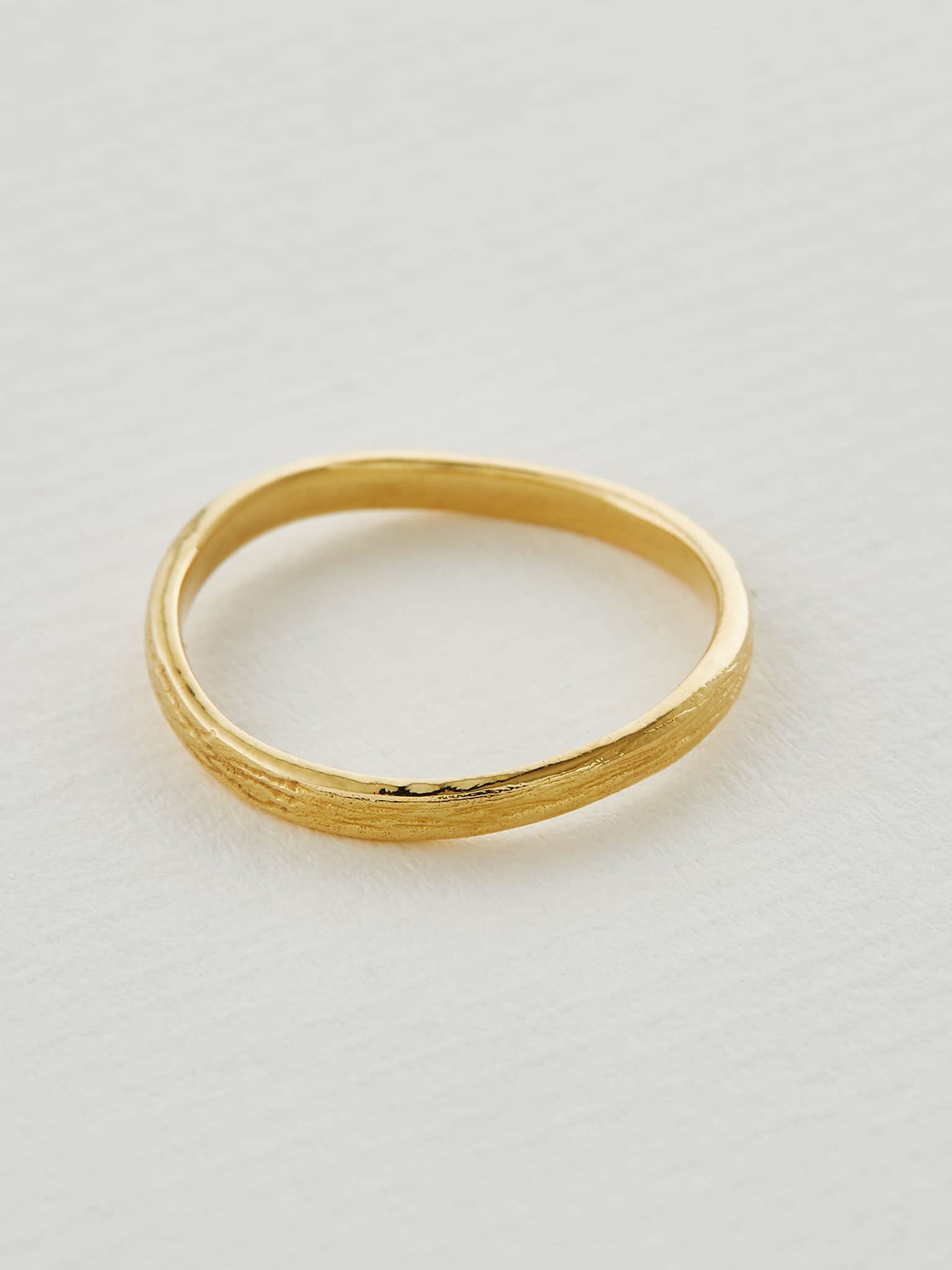 2.2 mm Heritage Band - image 3 | 18ct yellow gold