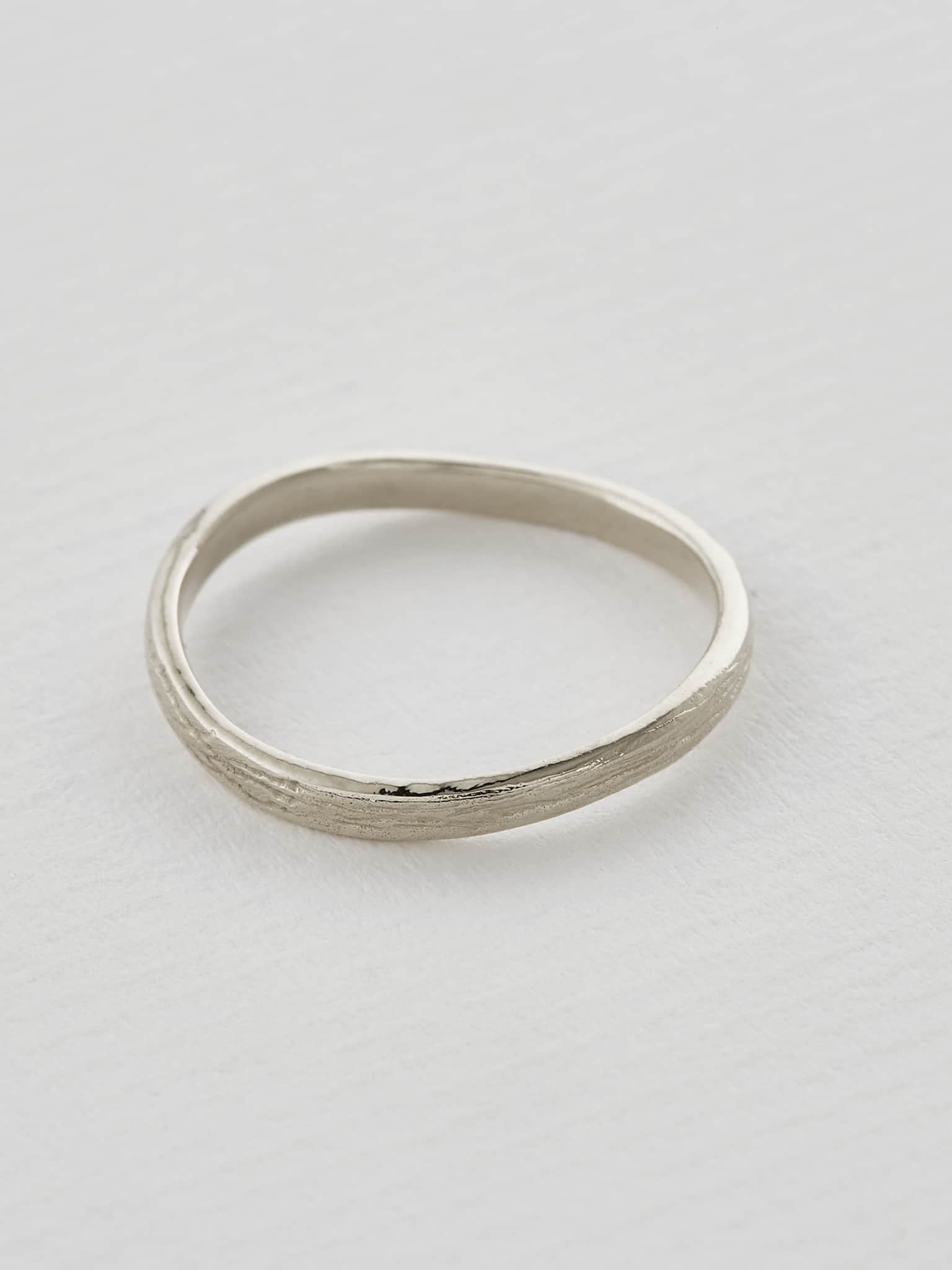 2.2 mm Heritage Band - image 9 | platinum