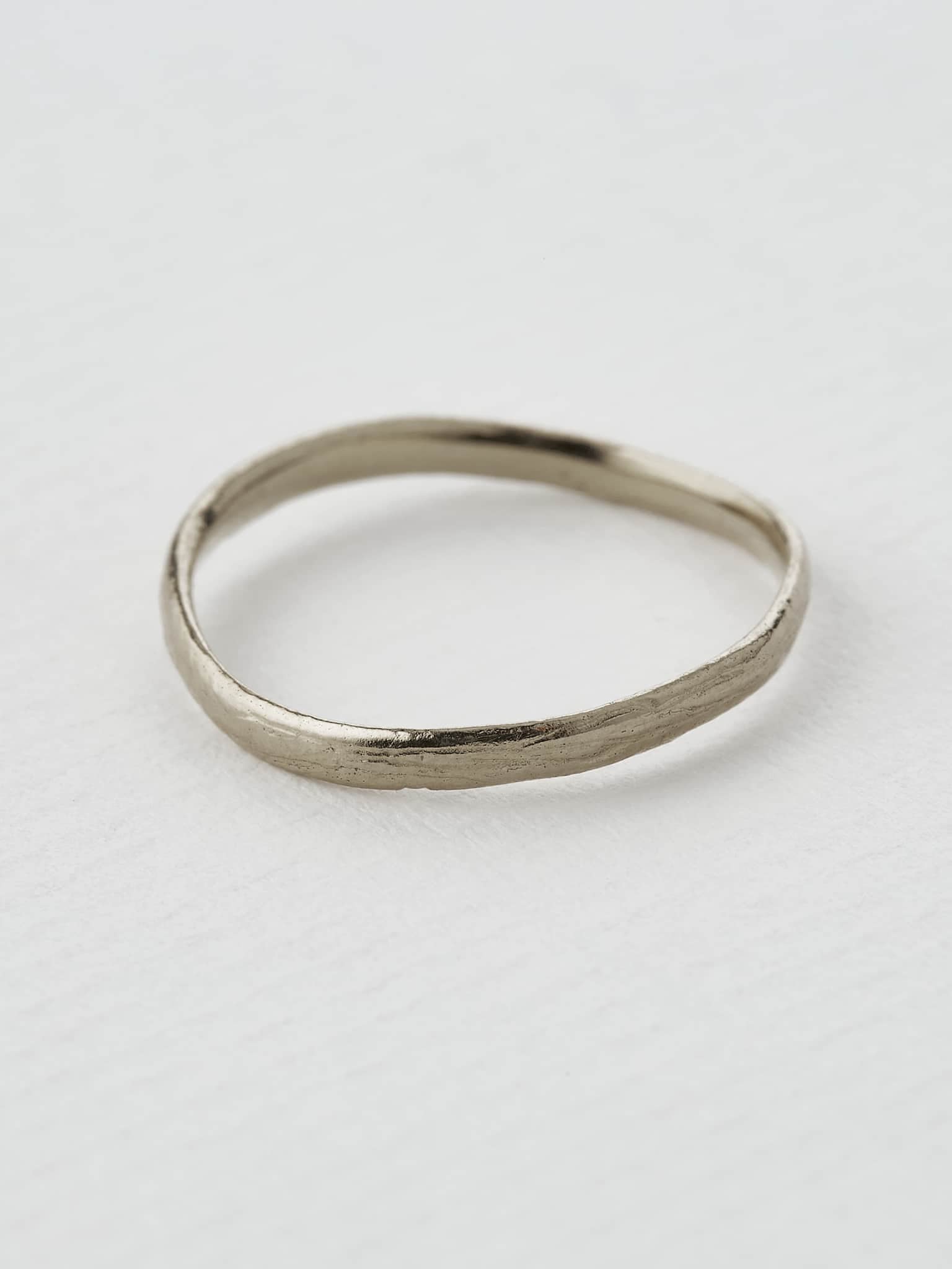 Simple Wave Band - image 5 | 18ct white gold
