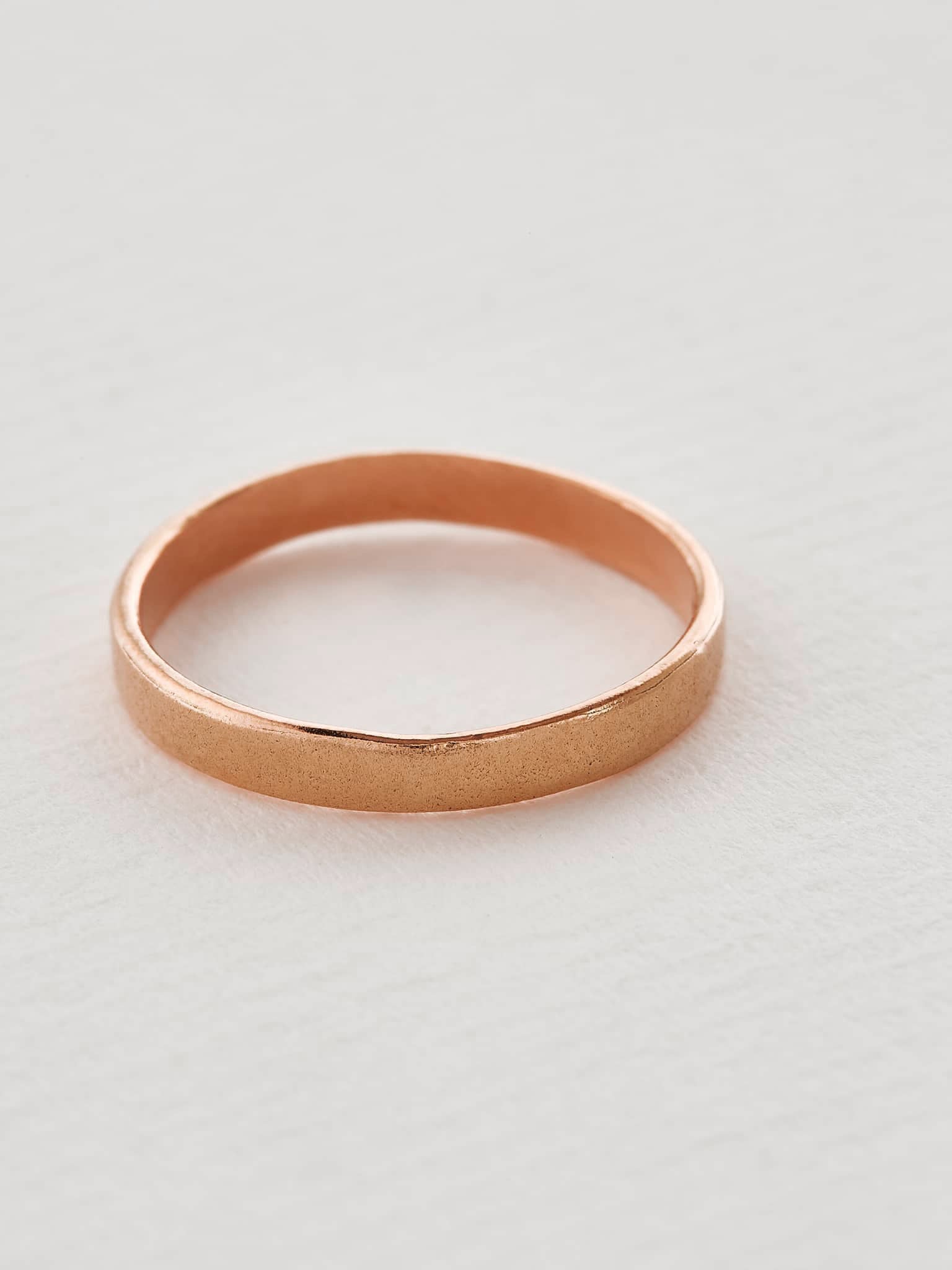 2.6 mm Hammered Band - image 7 | 18ct rose gold
