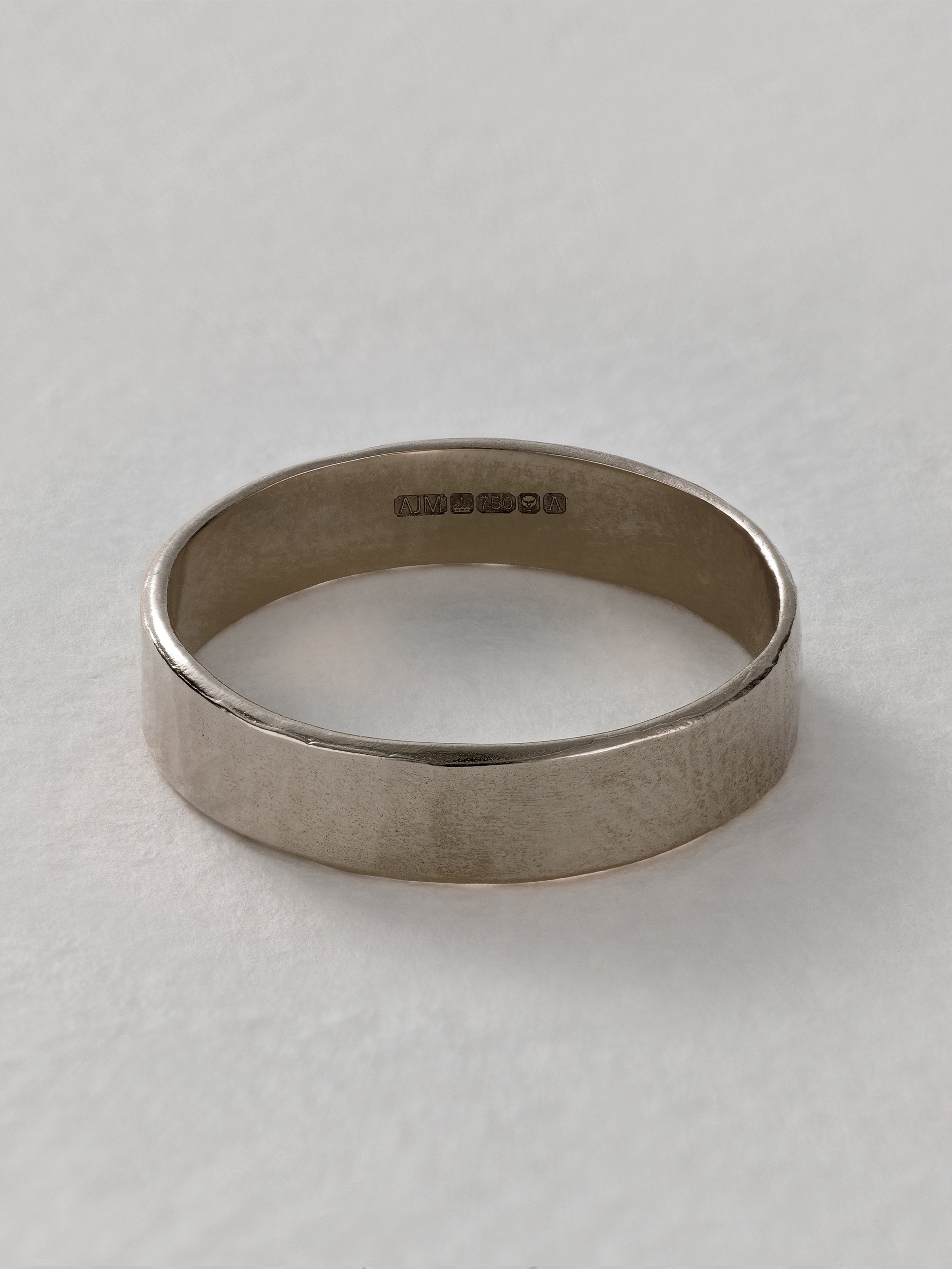 5 mm Hammered Band - image 5 | 18ct white gold