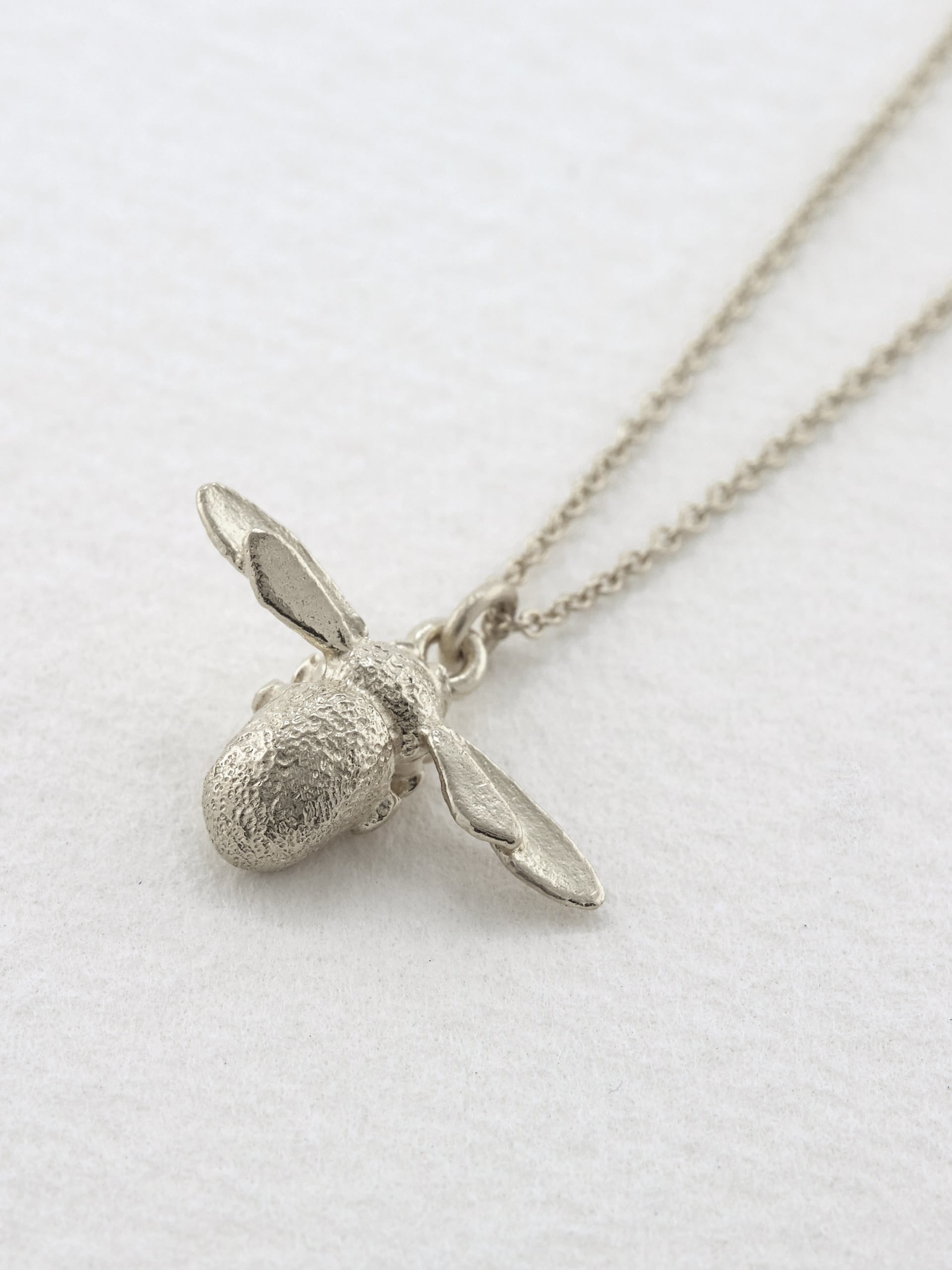 18ct Inbetweeny Bee Necklace - image 7 | 18ct white gold