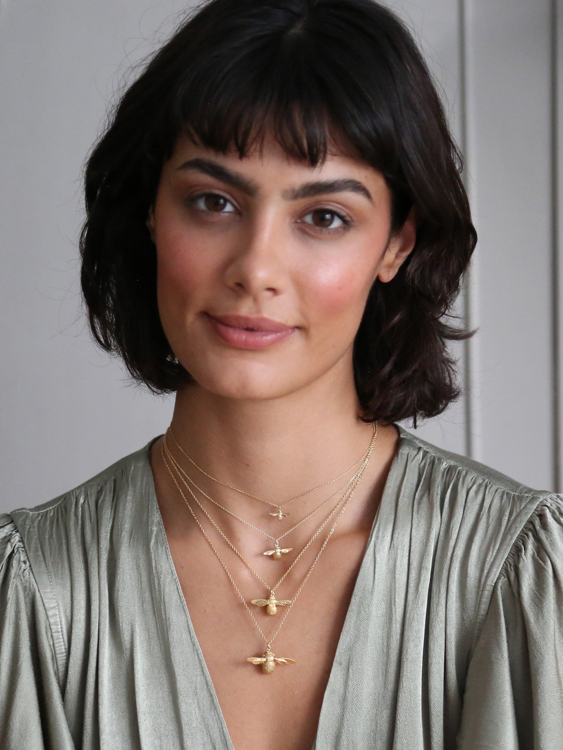 18ct Inbetweeny Bee Necklace - image 3