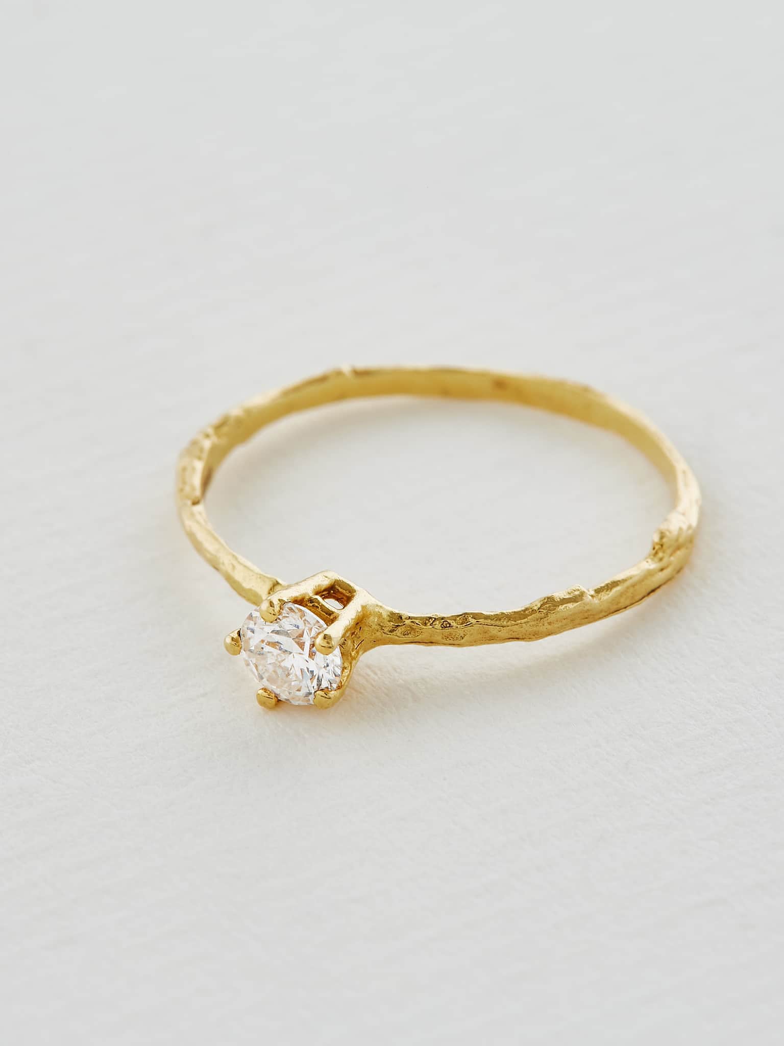 4 mm Diamond Eyebright Ring - image 3 | 18ct yellow gold