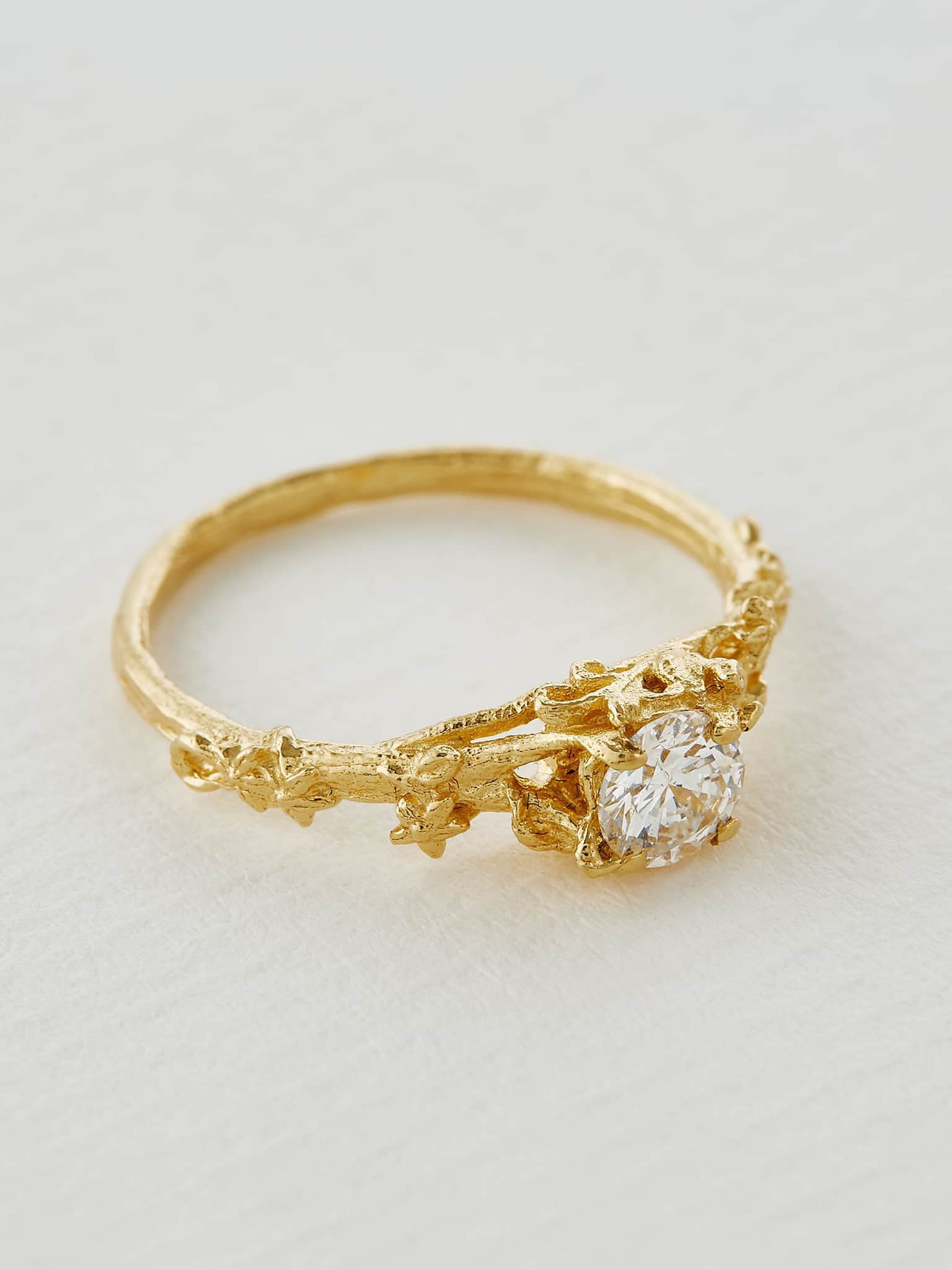 Fine Bark Diamond Ring - image 3 | 18ct yellow gold