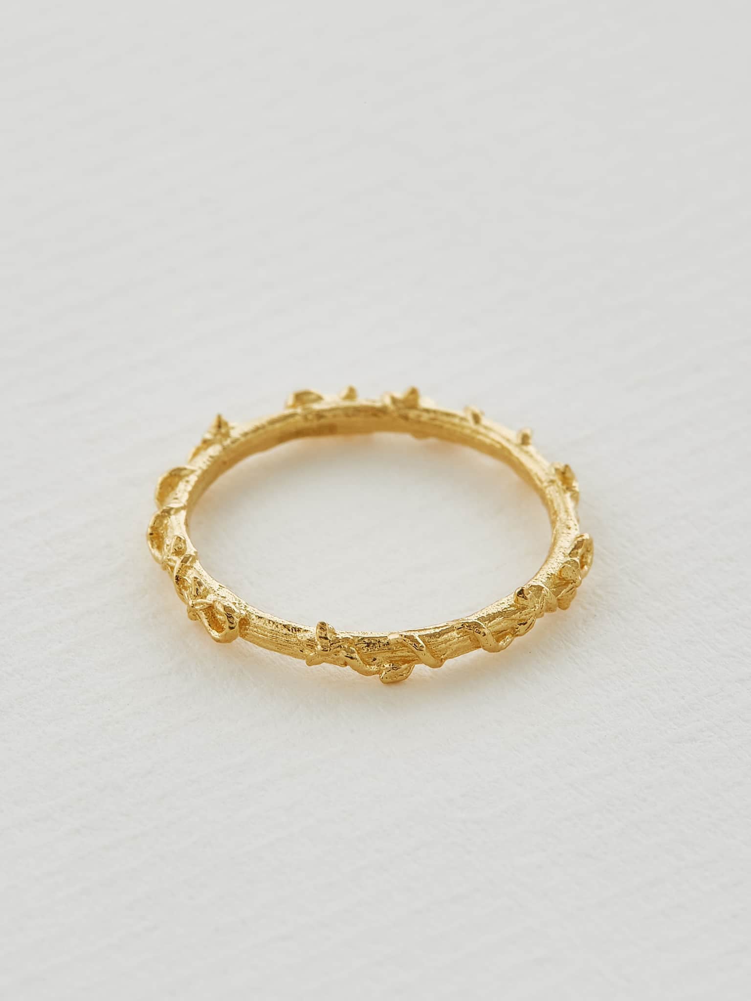 Fine Bark Ring - image 3 | 18ct yellow gold