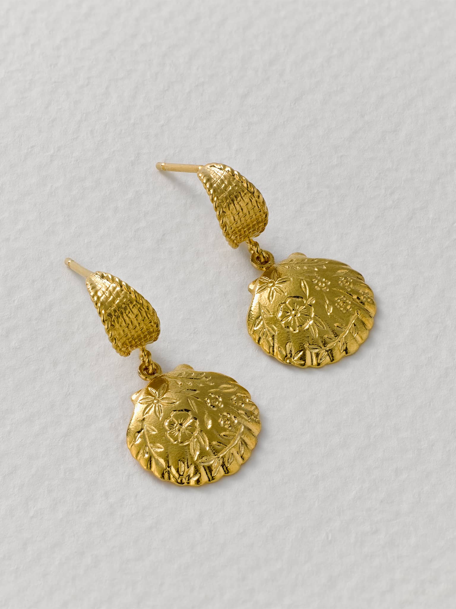 Basket Weave Huggie Hoop Earrings with Floral Engraved Scallop Shell Drops - image 3 | gold plate