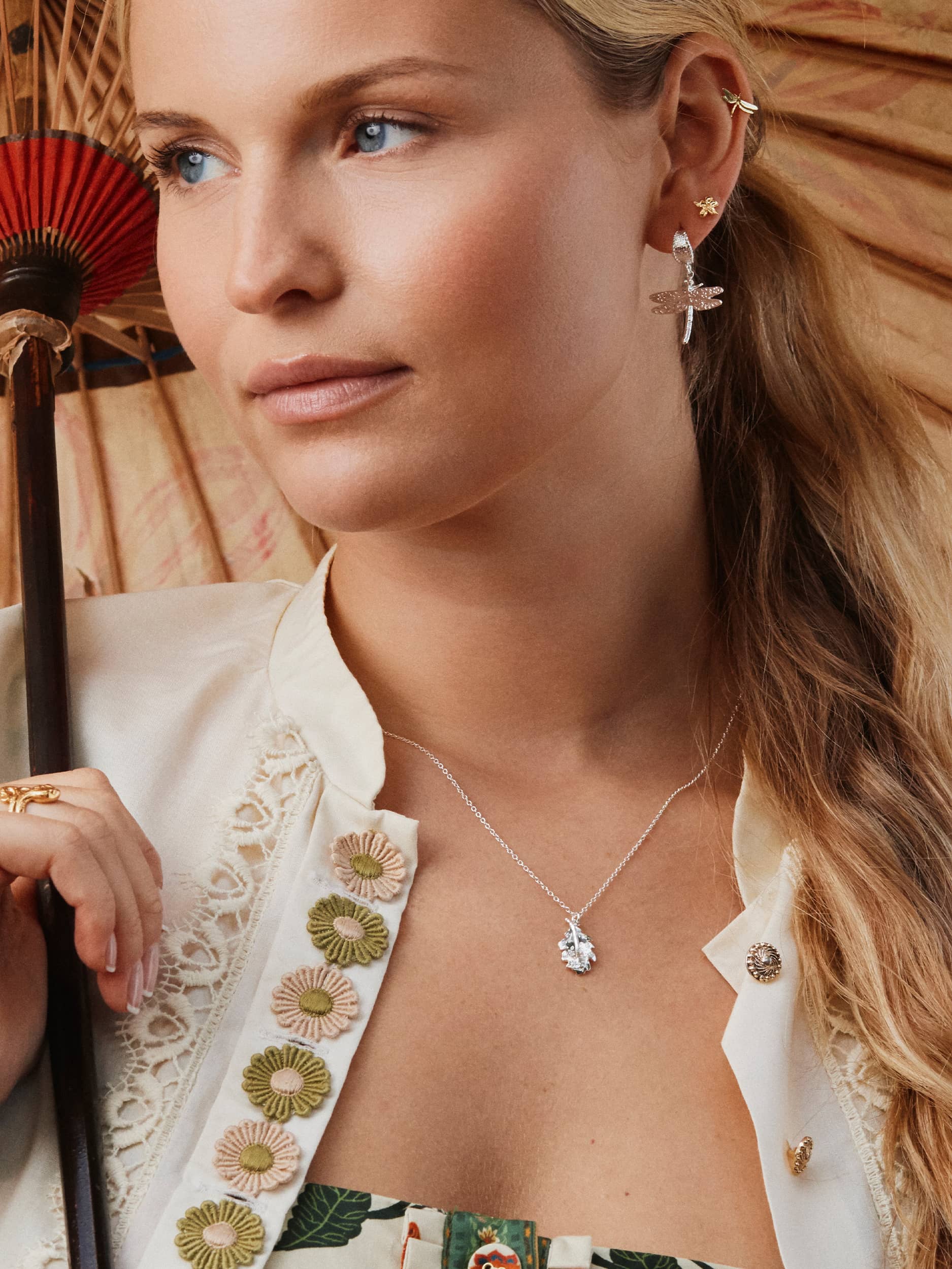 Floral Engraved Oak Leaf Necklace - image 7
