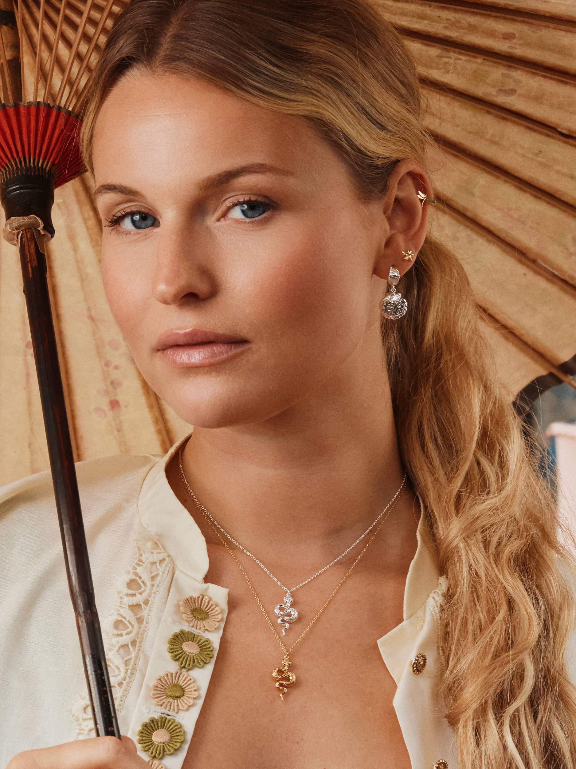 Floral Engraved Snake Necklace - image 6