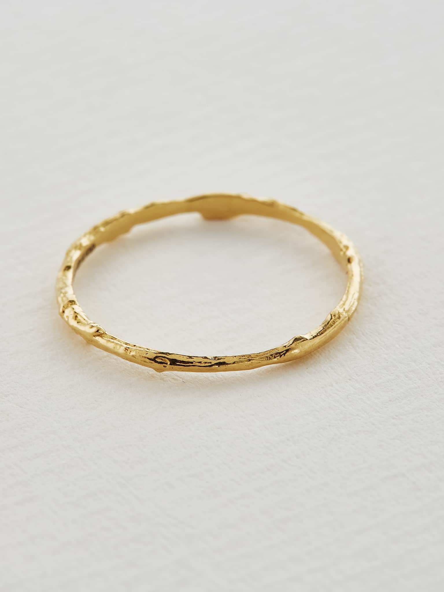 Willow Twig Band 1.8 mm - image 3 | 18ct yellow gold