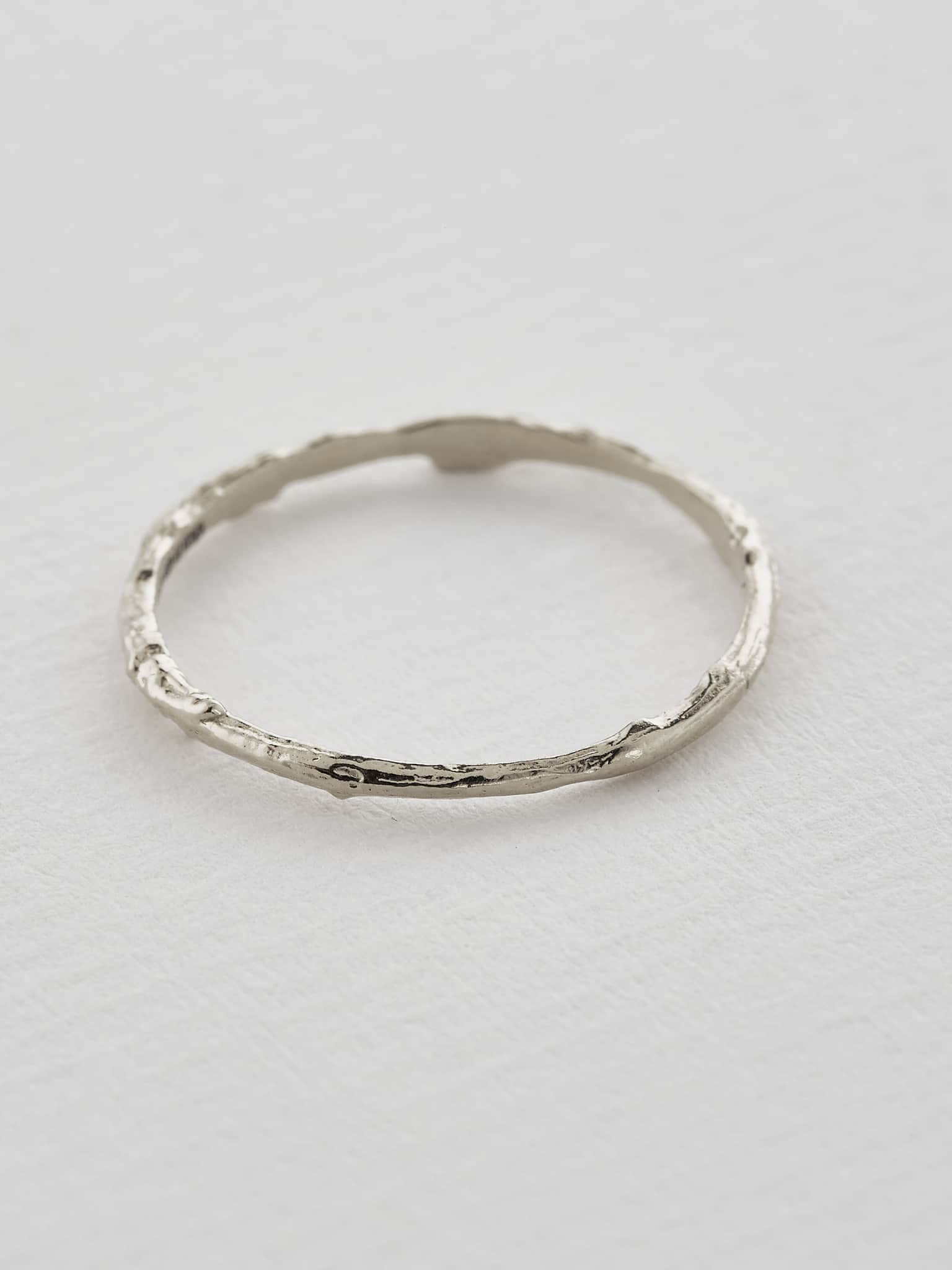 Willow Twig Band 1.8 mm - image 9 | platinum