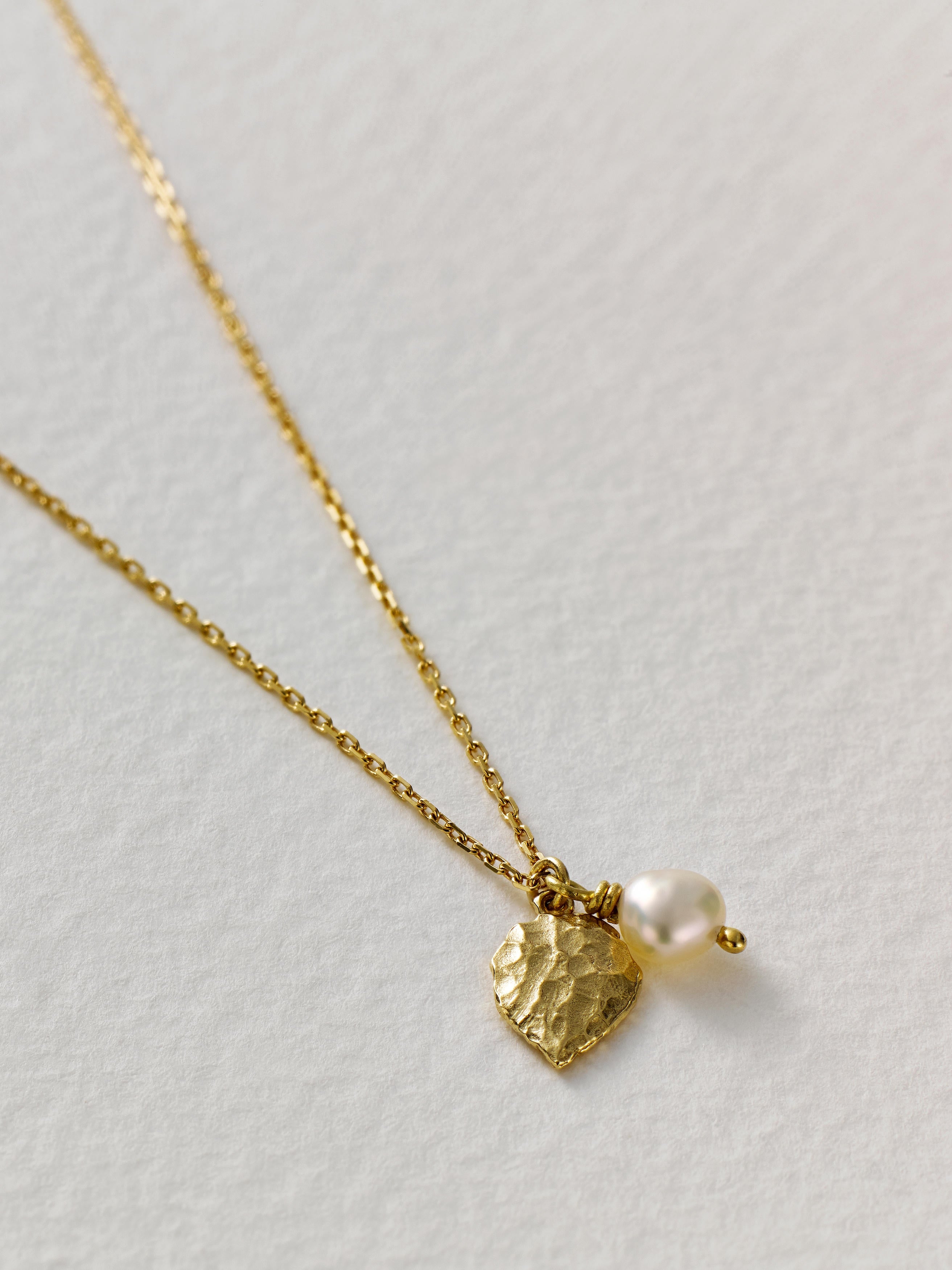 Flint Arrowhead and Freshwater Pearl Necklace - image 5 | 18ct yellow gold