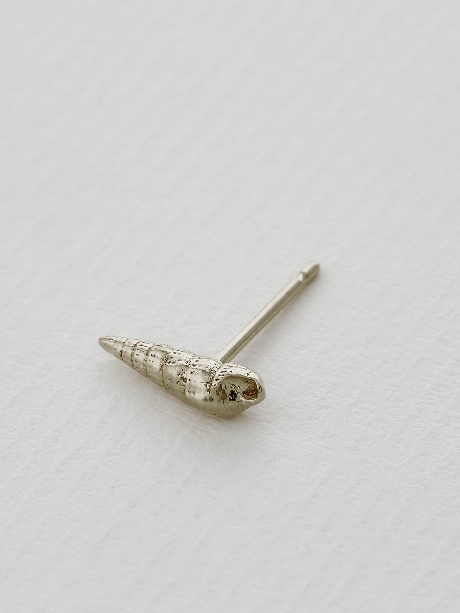 Turret Shell Single Stud Earring - image 6 | 18ct white gold