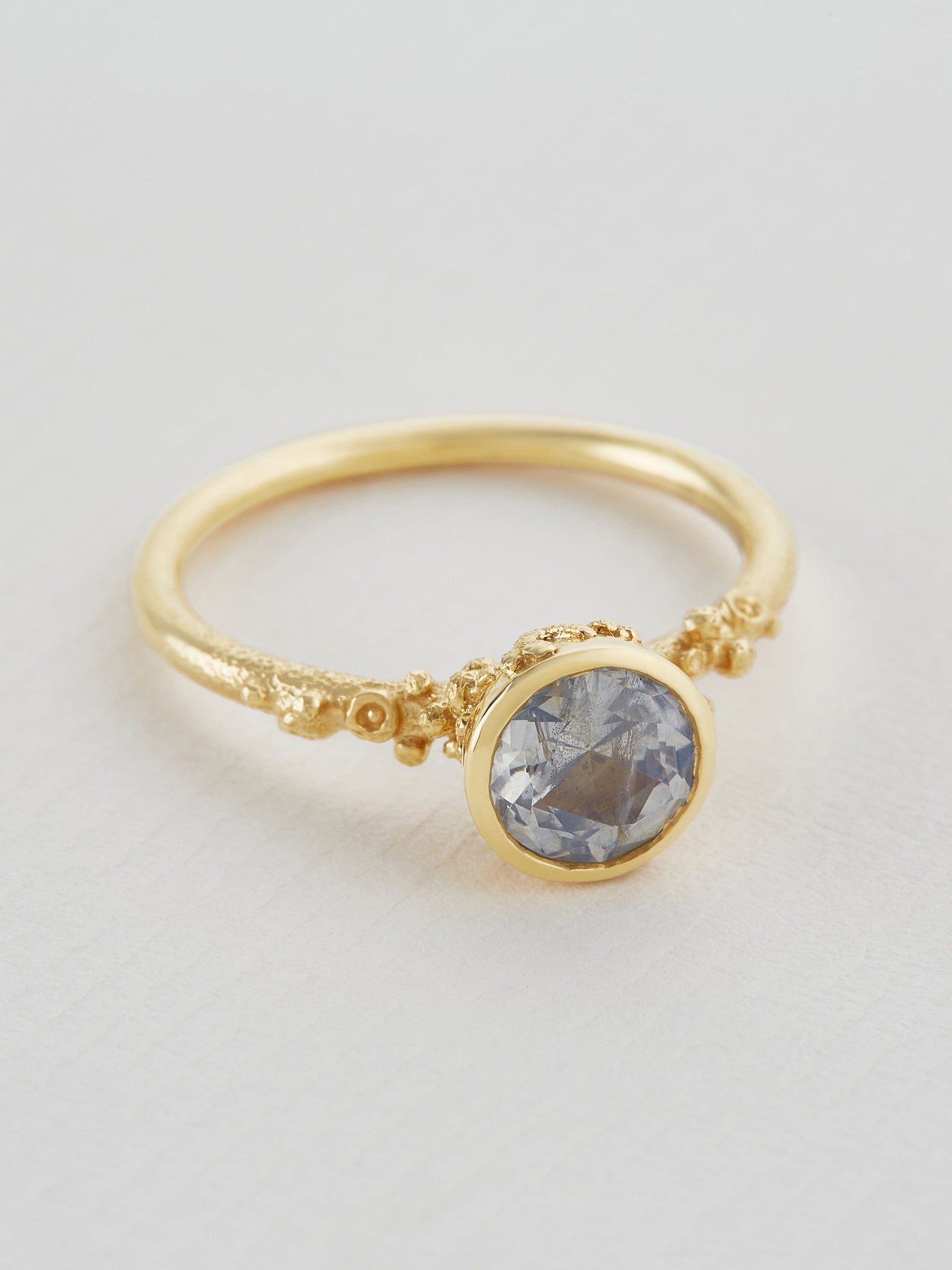 Ocean Coral Ring with Bezel Set Ice Blue Round Silky Sapphire - image 3 | 18ct yellow gold