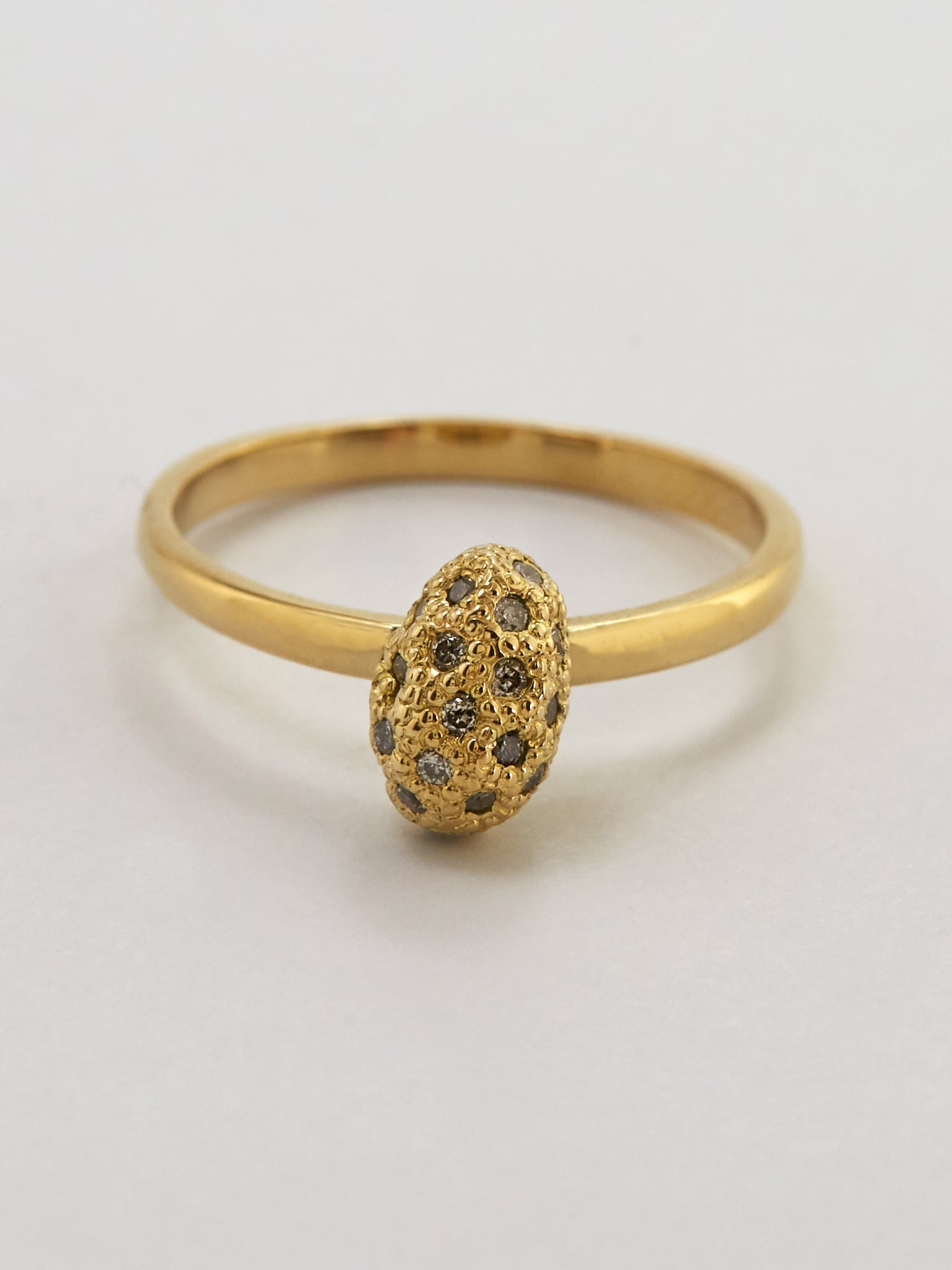 Miniature Egg Ring with Grey Diamonds - image 2 | 18ct yellow gold