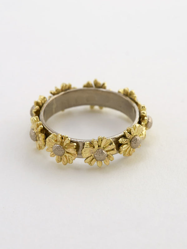18ct Daisy Wreath Ring